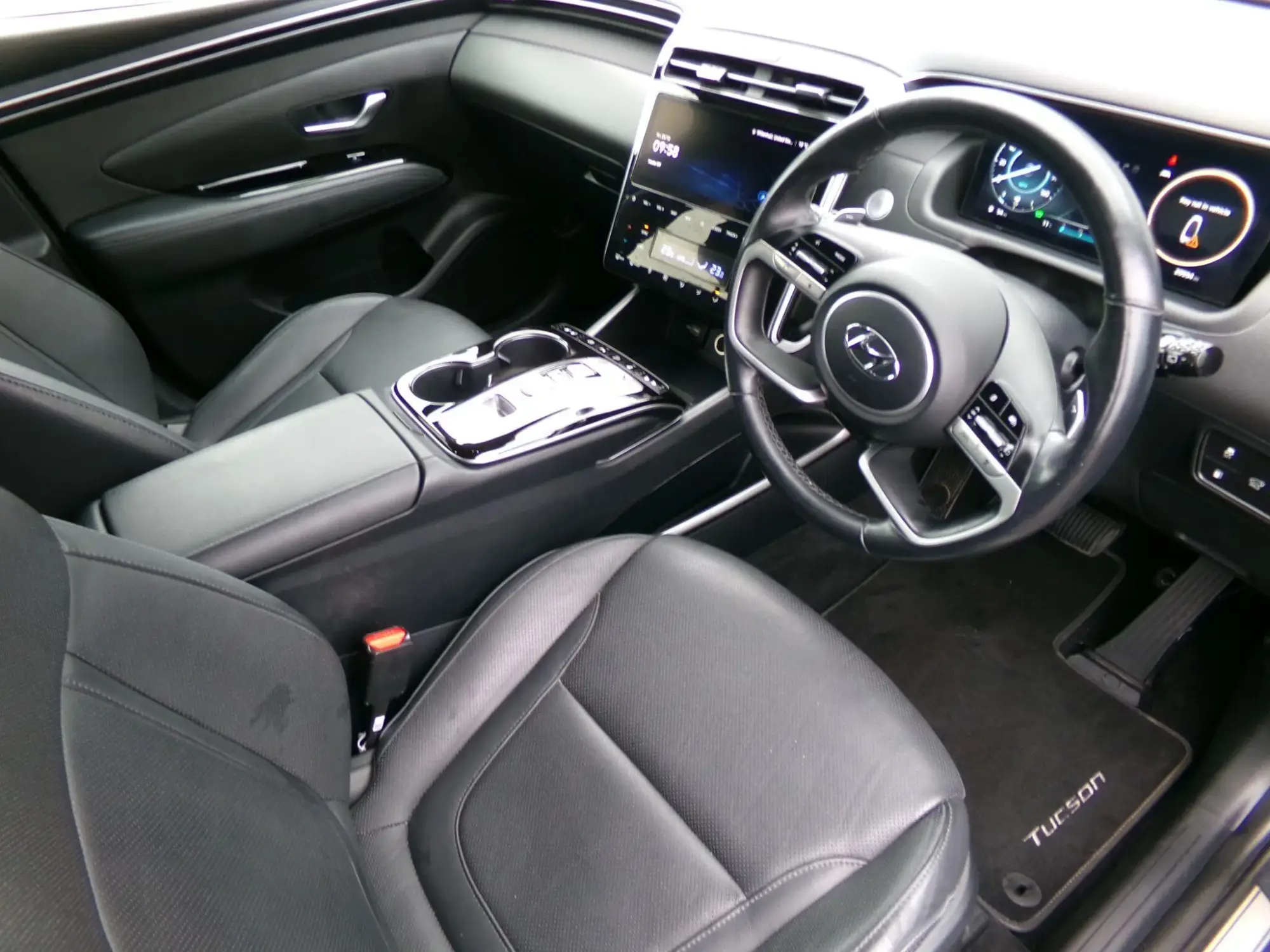 Hyundai TUCSON Plug-in Hybrid Image 11 Hyundai TUCSON Plug-in Hybrid Image 11