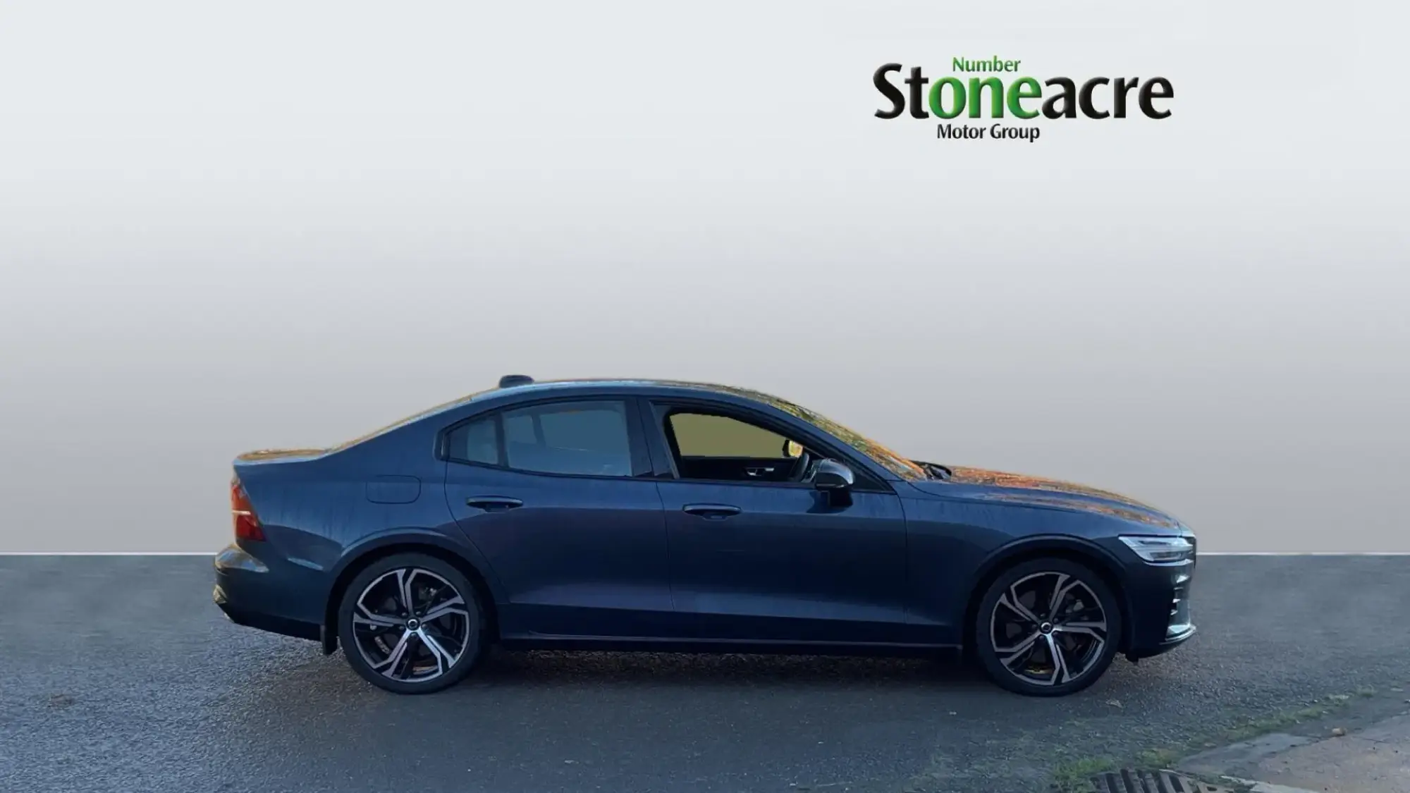 Volvo S60 2.0 B5P Plus Dark 4dr AWD Auto NA73UOF Image 3 Volvo S60 2.0 B5P Plus Dark 4dr AWD Auto NA73UOF Image 3