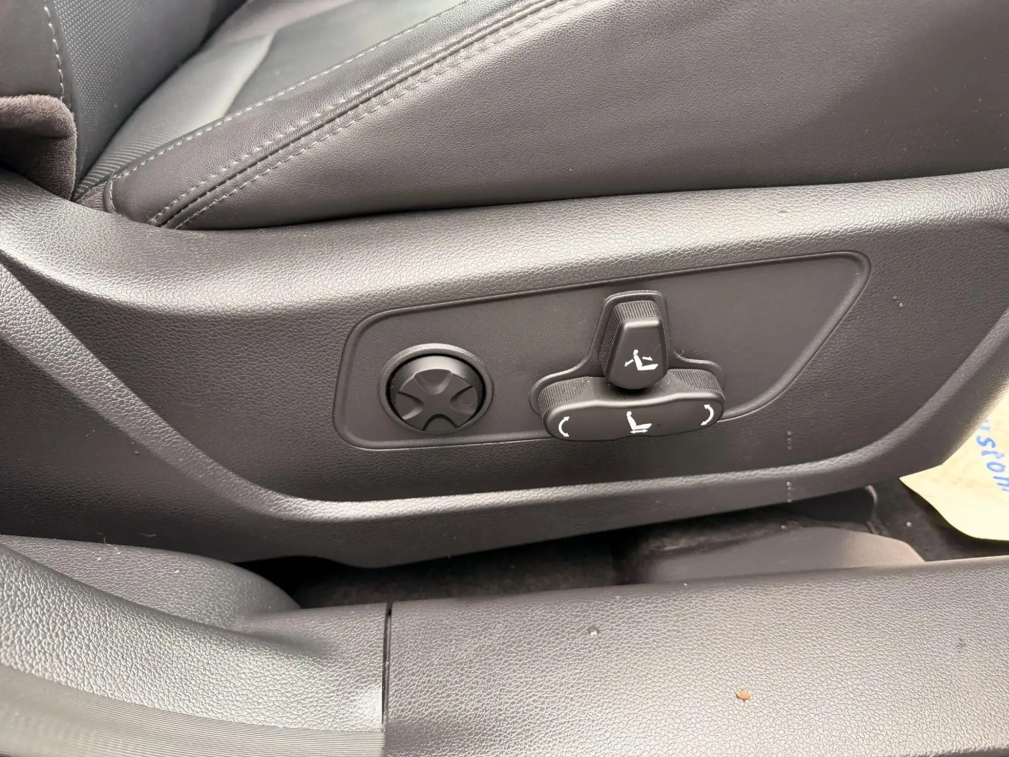 KGM Korando Image 24