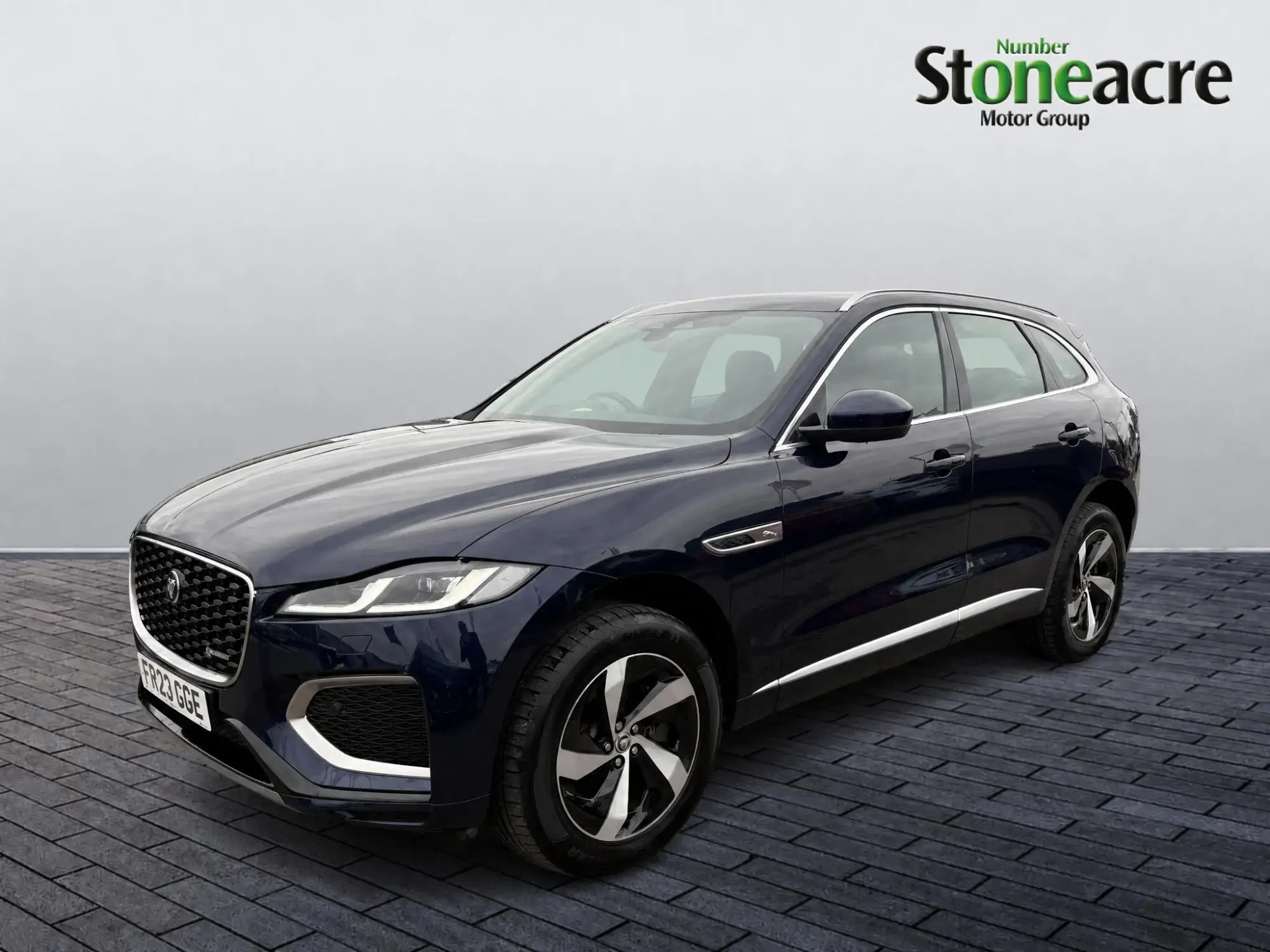 Jaguar F-Pace 2.0 D200 MHEV R-Dynamic S Auto AWD Euro 6 (s/s) 5dr FR23GGE Image 3 Jaguar F-Pace 2.0 D200 MHEV R-Dynamic S Auto AWD Euro 6 (s/s) 5dr FR23GGE Image 3