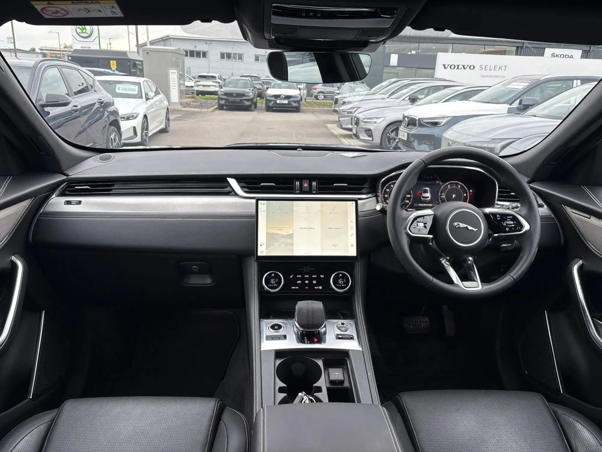 Jaguar F-Pace Image 11 Jaguar F-Pace Image 11