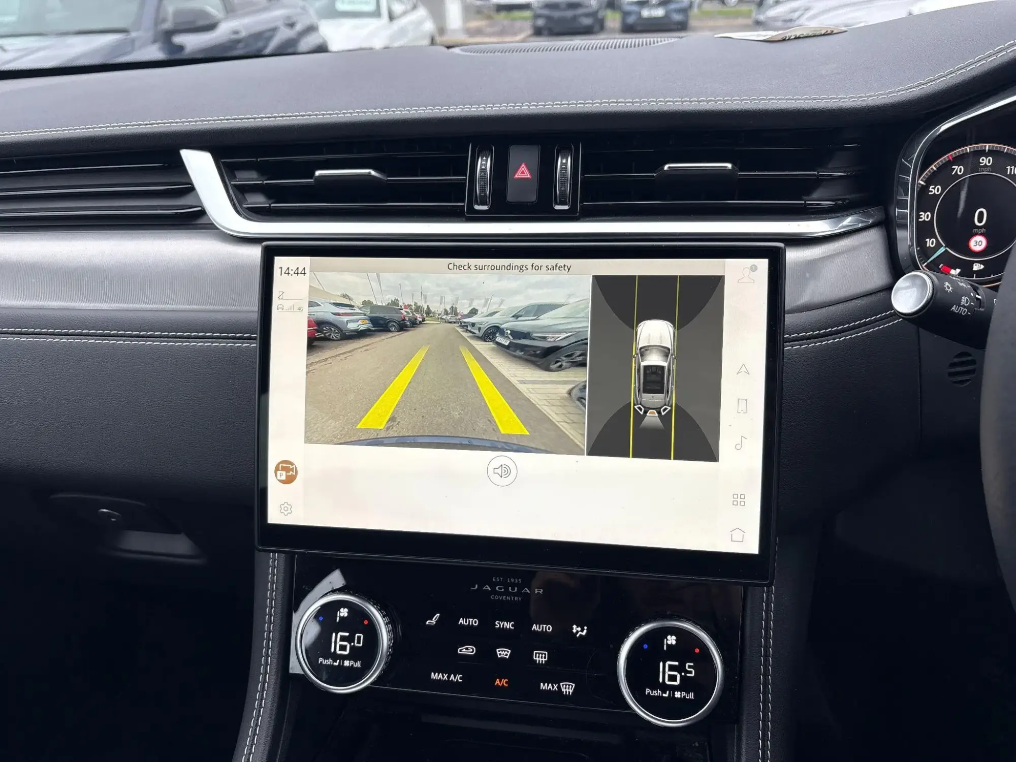 Jaguar F-Pace Image 21 Jaguar F-Pace Image 21
