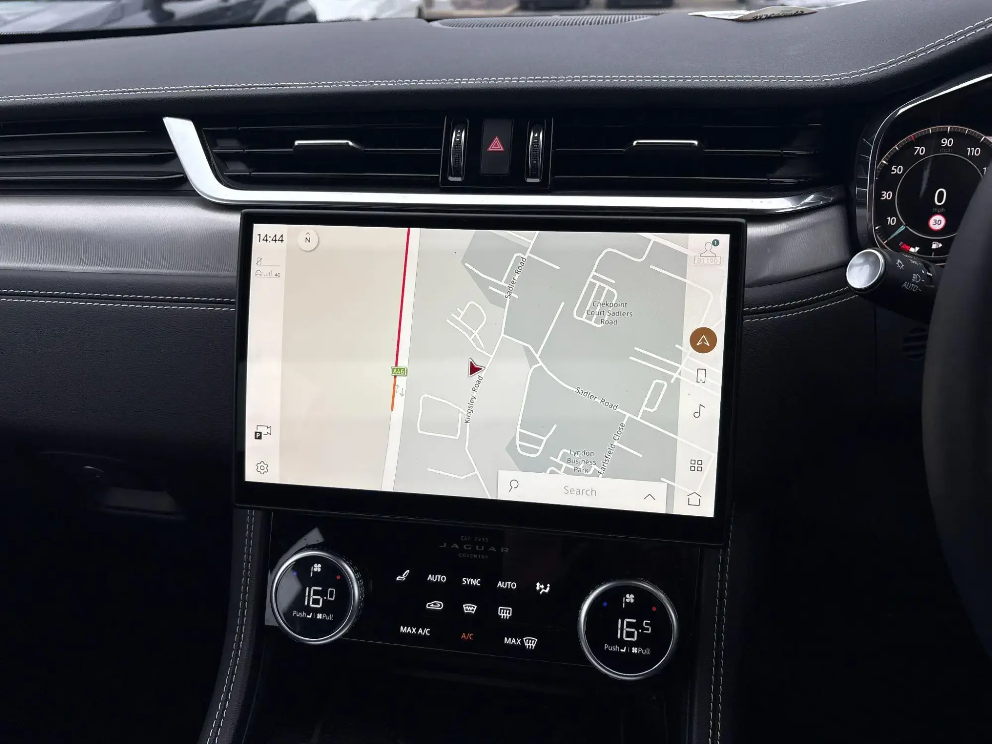 Jaguar F-Pace Image 22 Jaguar F-Pace Image 22