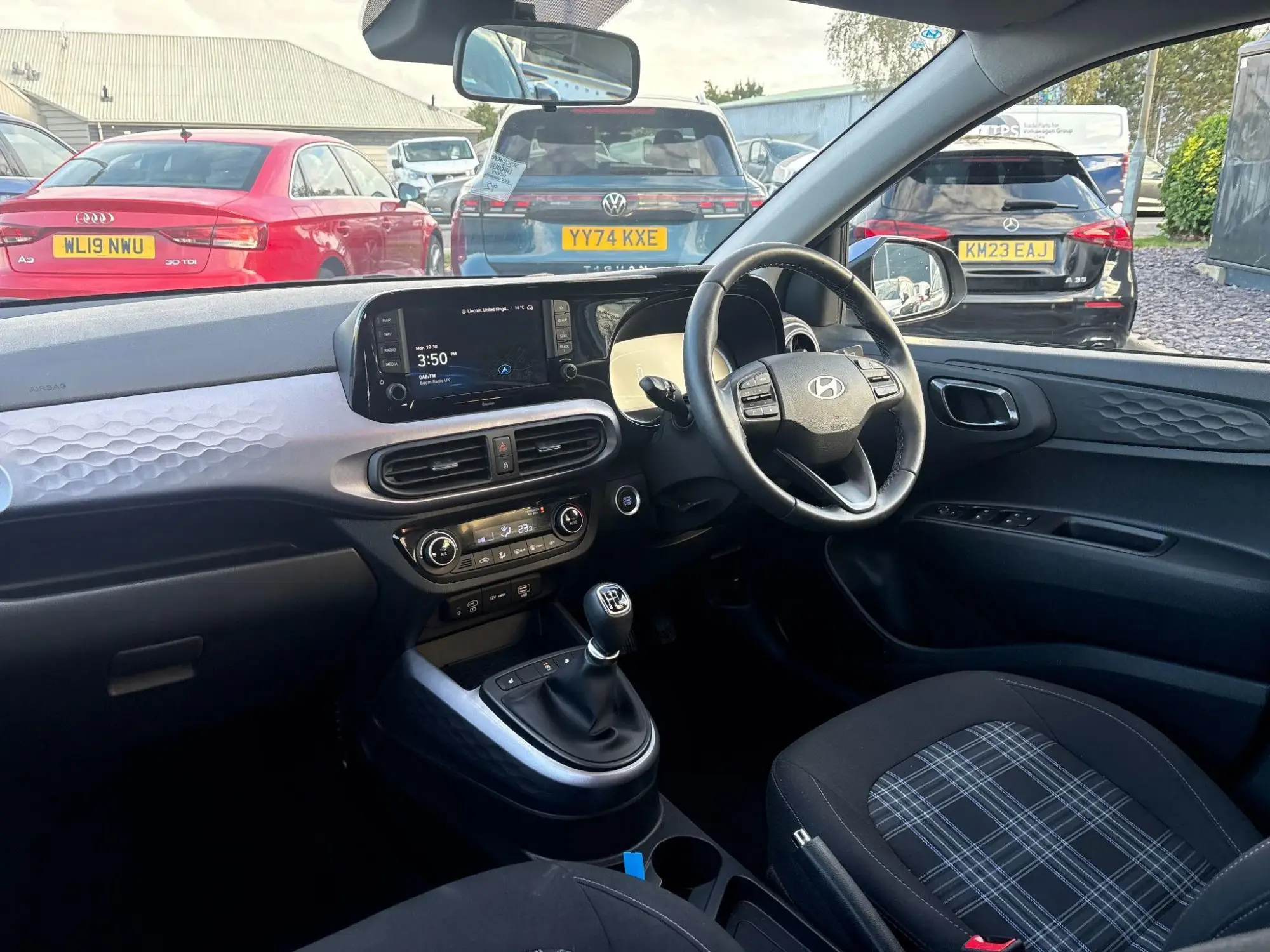 Hyundai i10 Image 10 Hyundai i10 Image 10