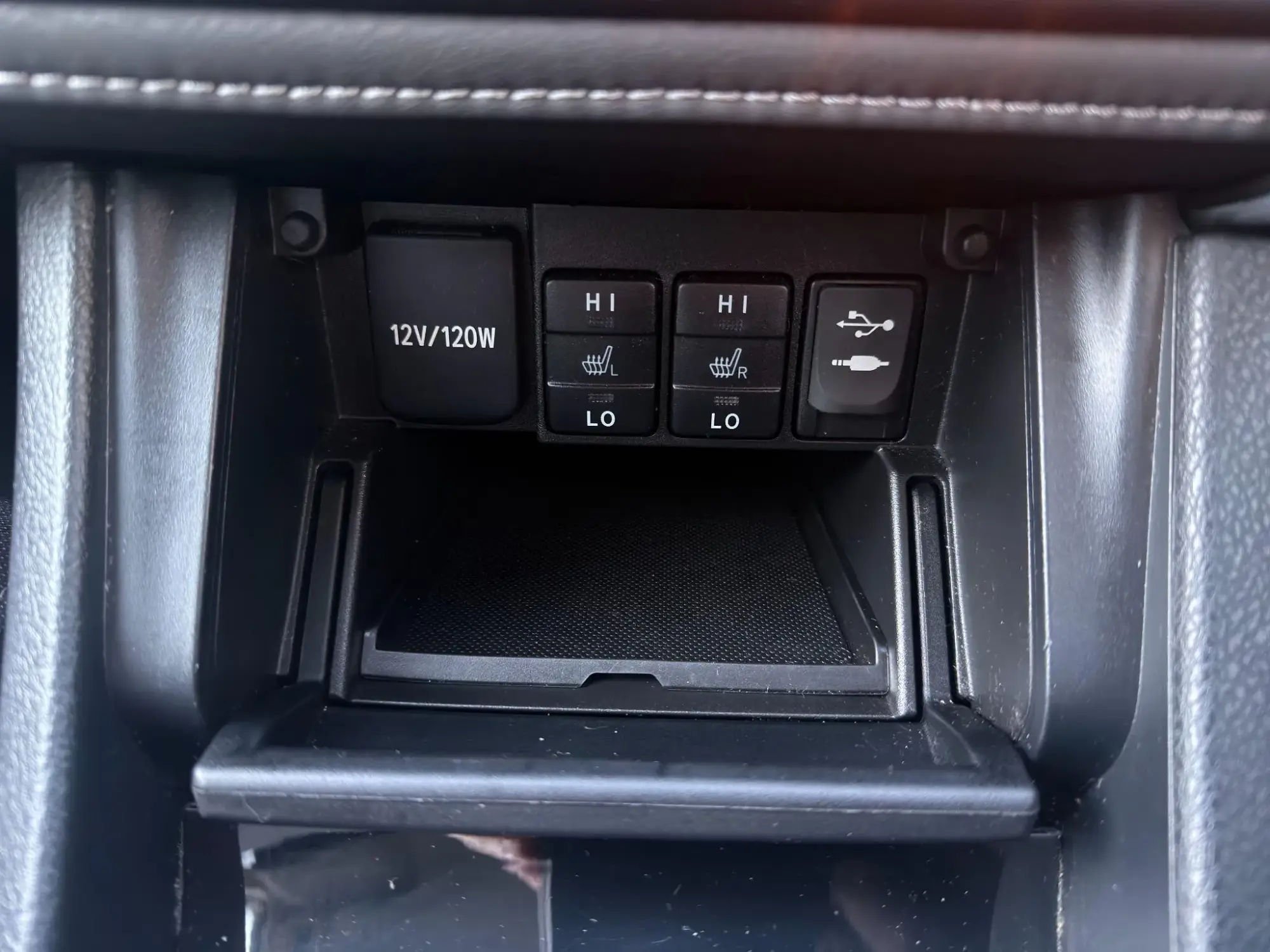 Toyota Auris Image 11
