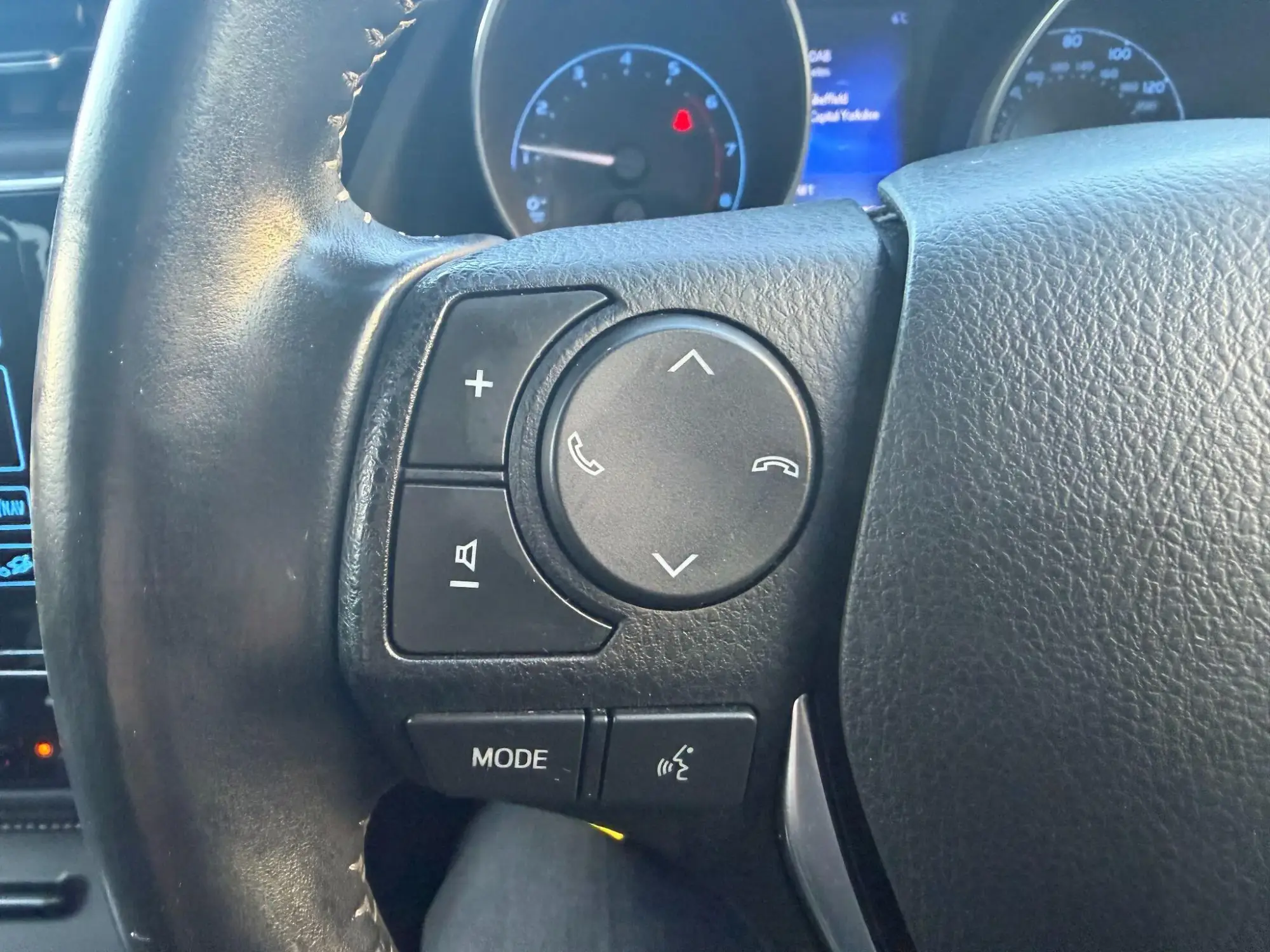 Toyota Auris Image 15