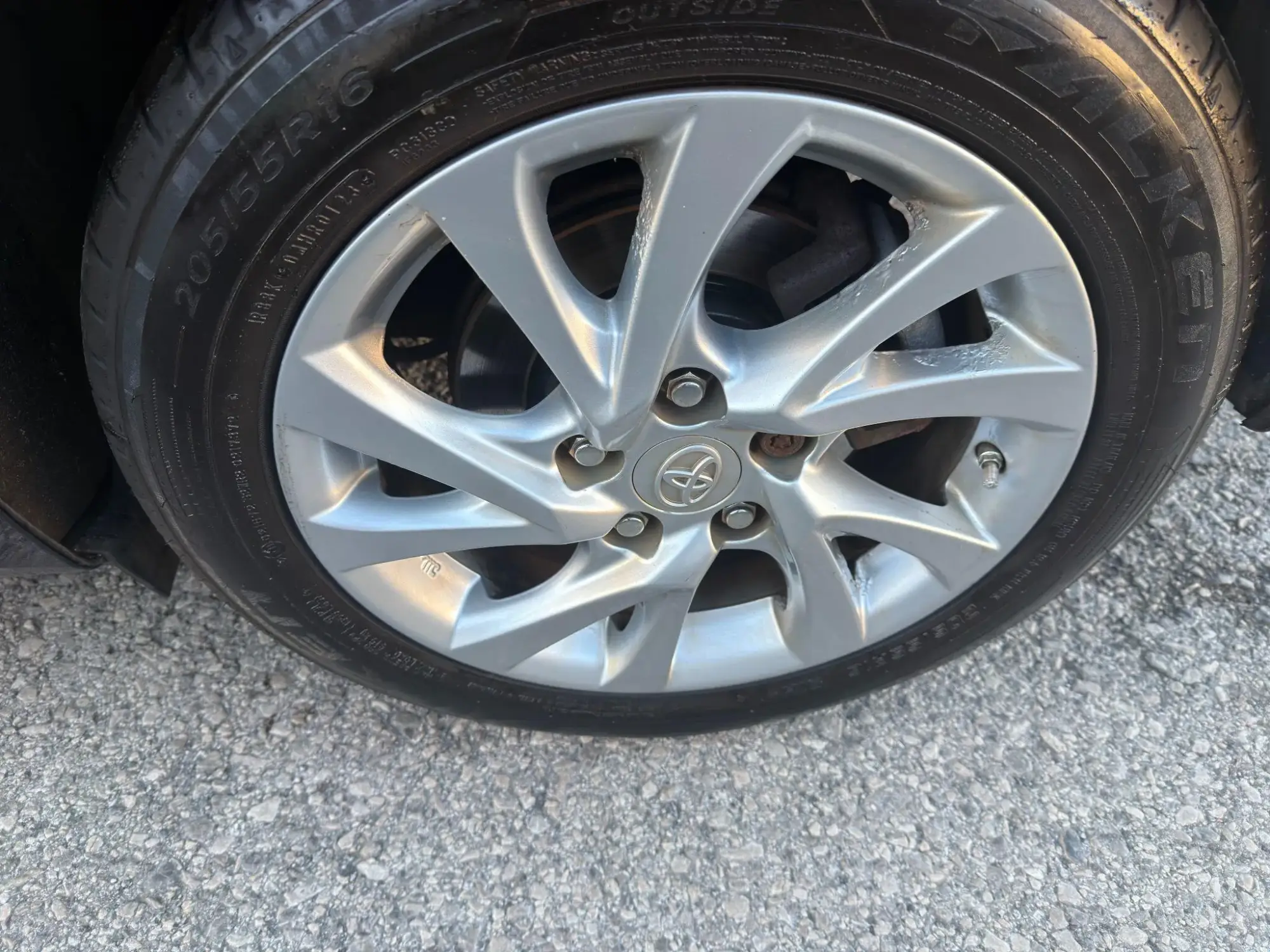 Toyota Auris Image 16