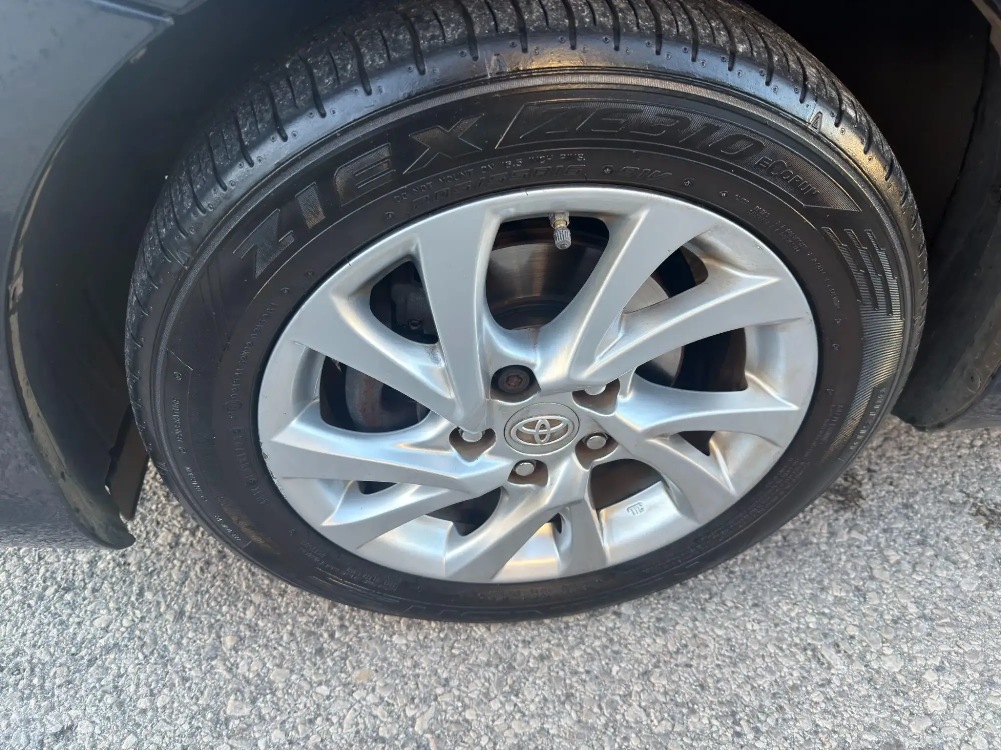 Toyota Auris Image 17
