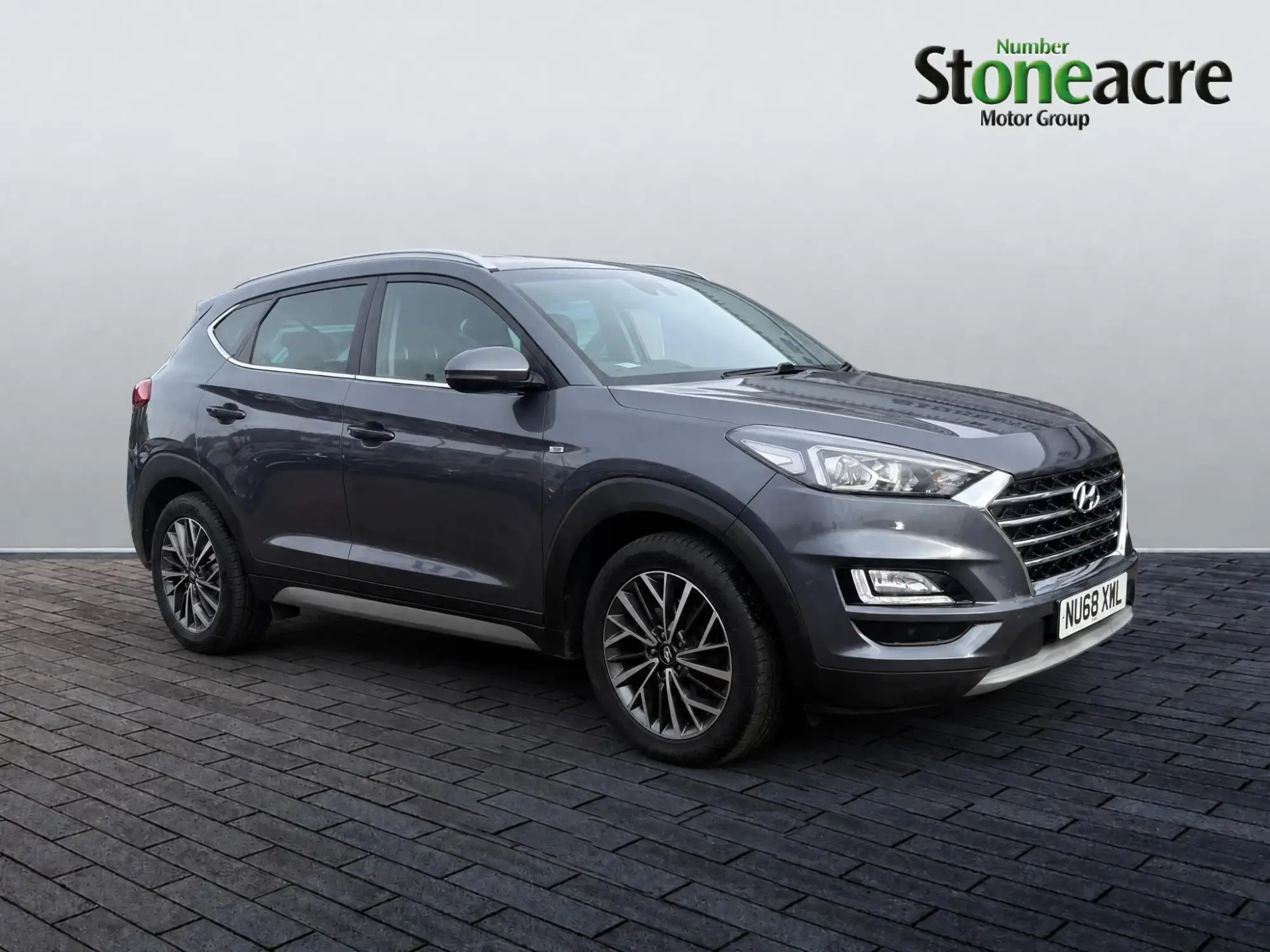 Hyundai TUCSON 2.0 CRDi Premium Auto 4WD Euro 6 (s/s) 5dr NU68XWL Image 1 Hyundai TUCSON 2.0 CRDi Premium Auto 4WD Euro 6 (s/s) 5dr NU68XWL Image 1