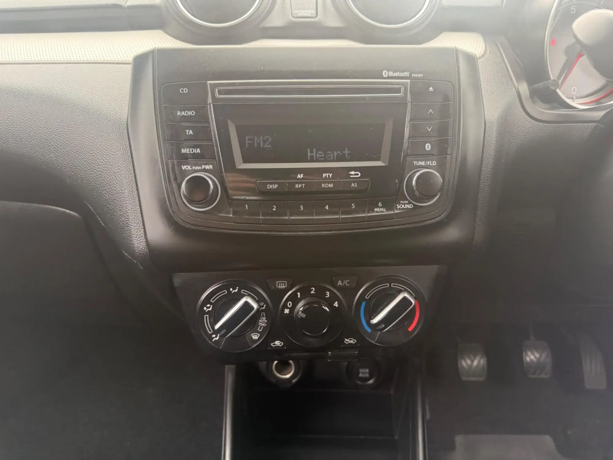 Suzuki Swift Image 17