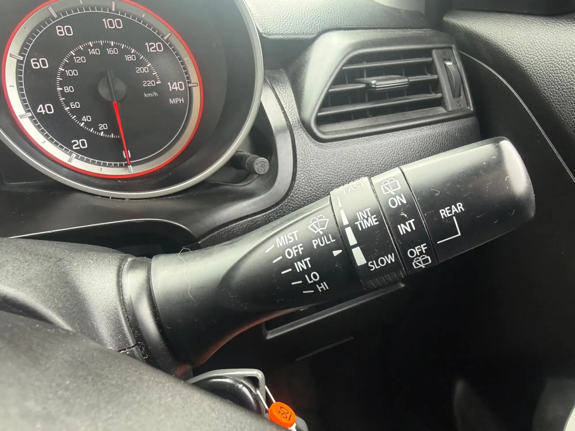 Suzuki Swift Image 22
