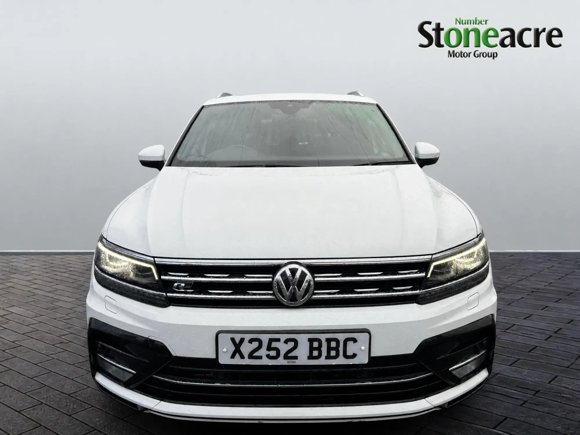 Volkswagen Tiguan 2.0 TDI BlueMotion Tech R-Line DSG 4Motion Euro 6 (s/s) 5dr YT17TWM Image 2