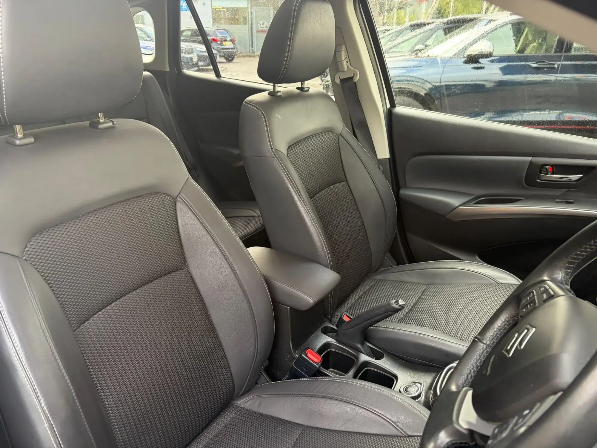 Suzuki S-Cross Hybrid Image 9
