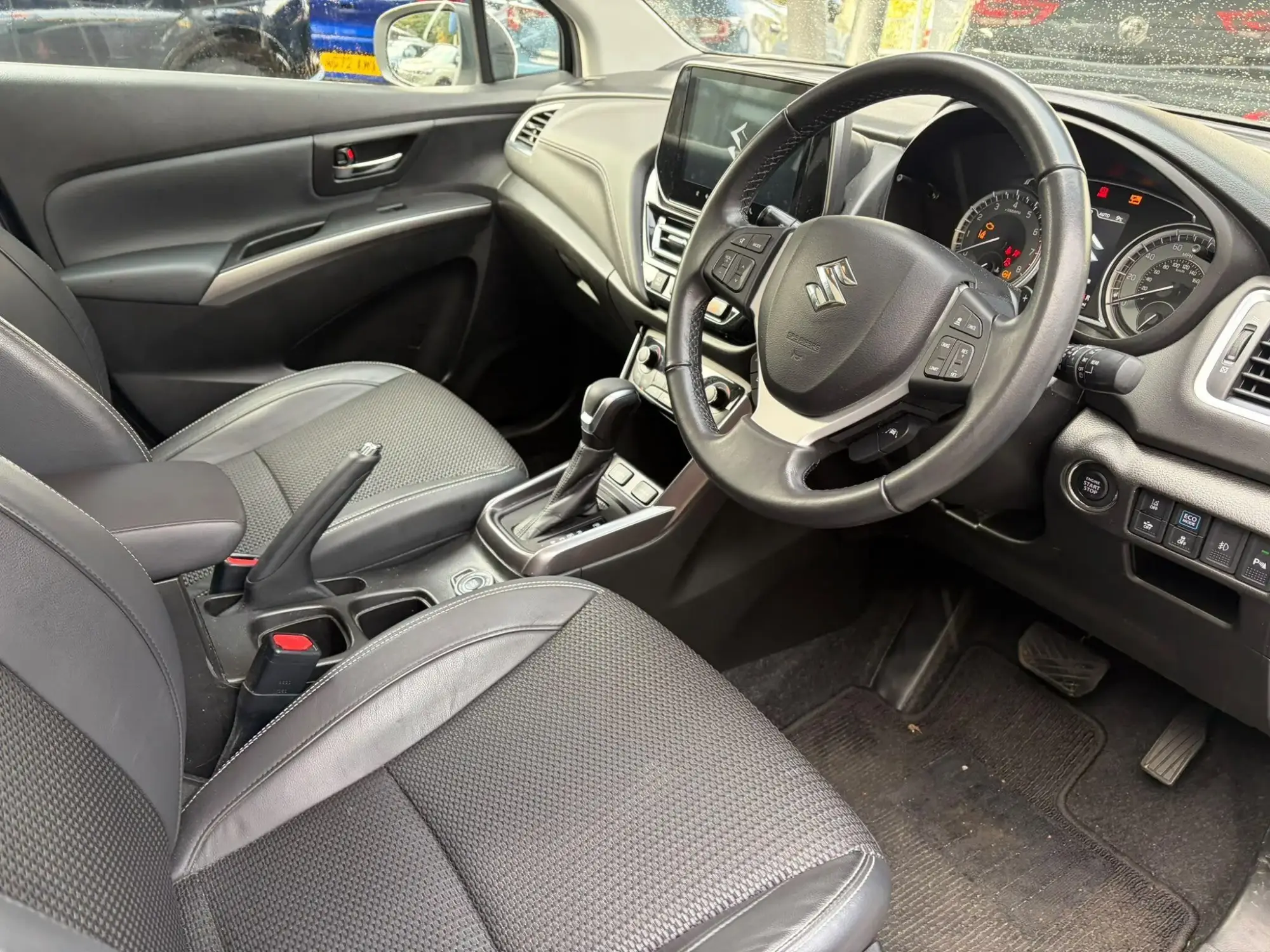 Suzuki S-Cross Hybrid Image 10