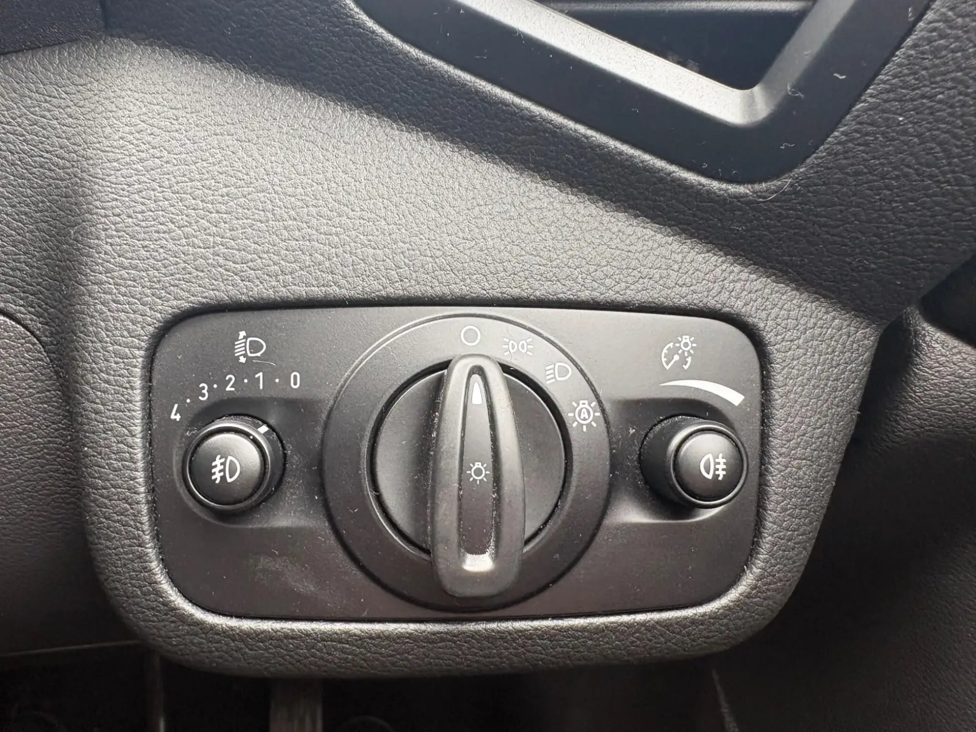 Ford Kuga Image 16