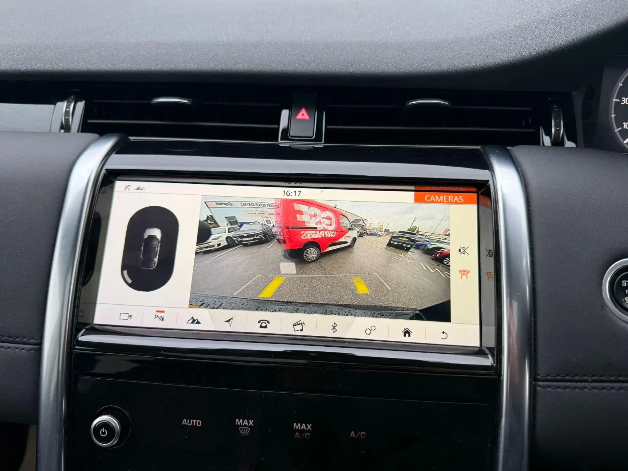 Land Rover Discovery Sport Image 12 Land Rover Discovery Sport Image 12