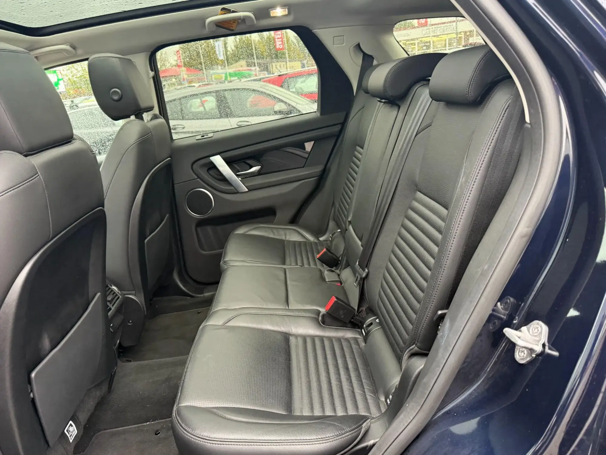 Land Rover Discovery Sport Image 16 Land Rover Discovery Sport Image 16