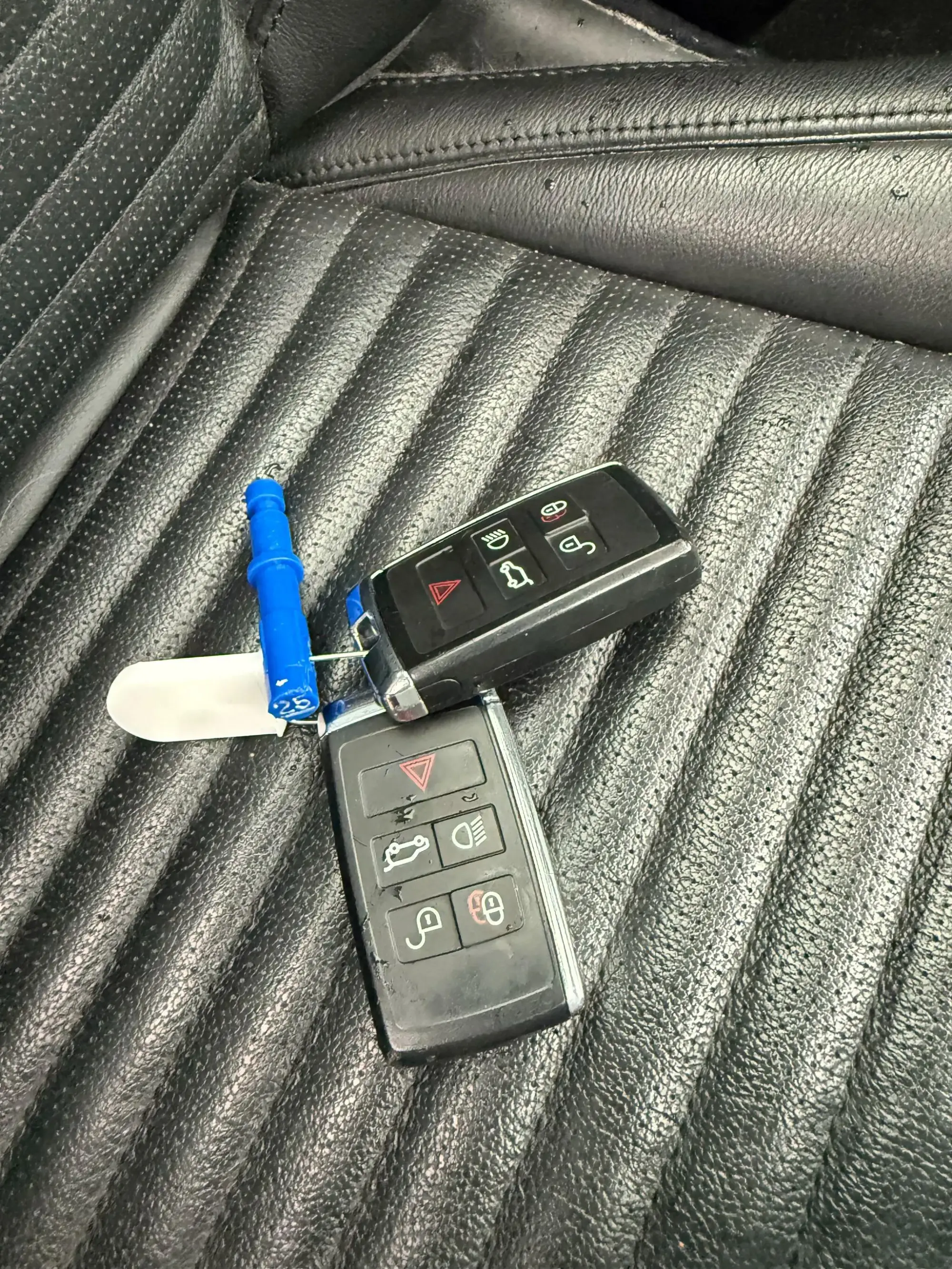 Land Rover Discovery Sport Image 24 Land Rover Discovery Sport Image 24