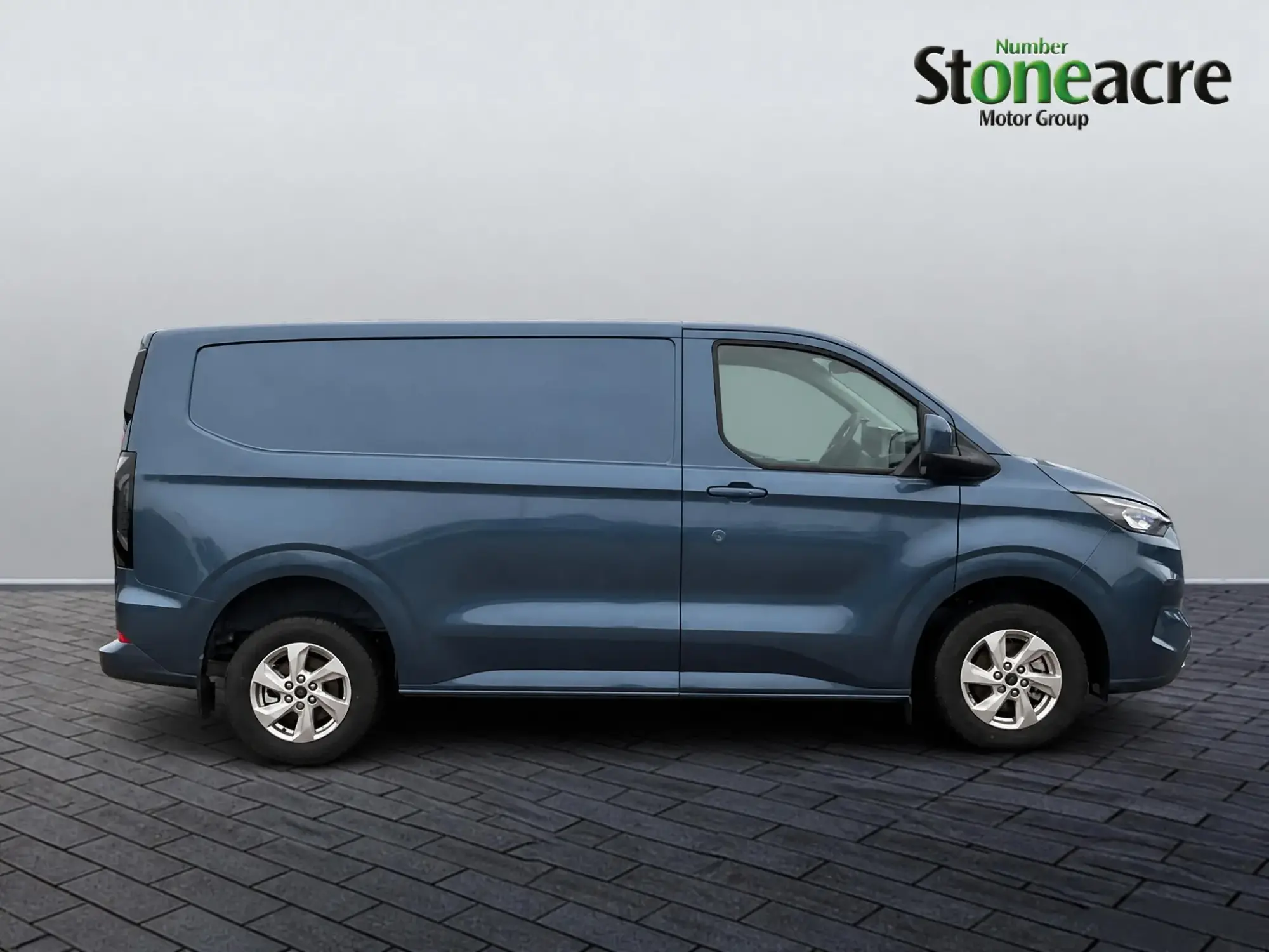Ford Transit Custom 2.0 320 EcoBlue Limited L1 H1 Euro 6 (s/s) 5dr YE75CDF Image 2