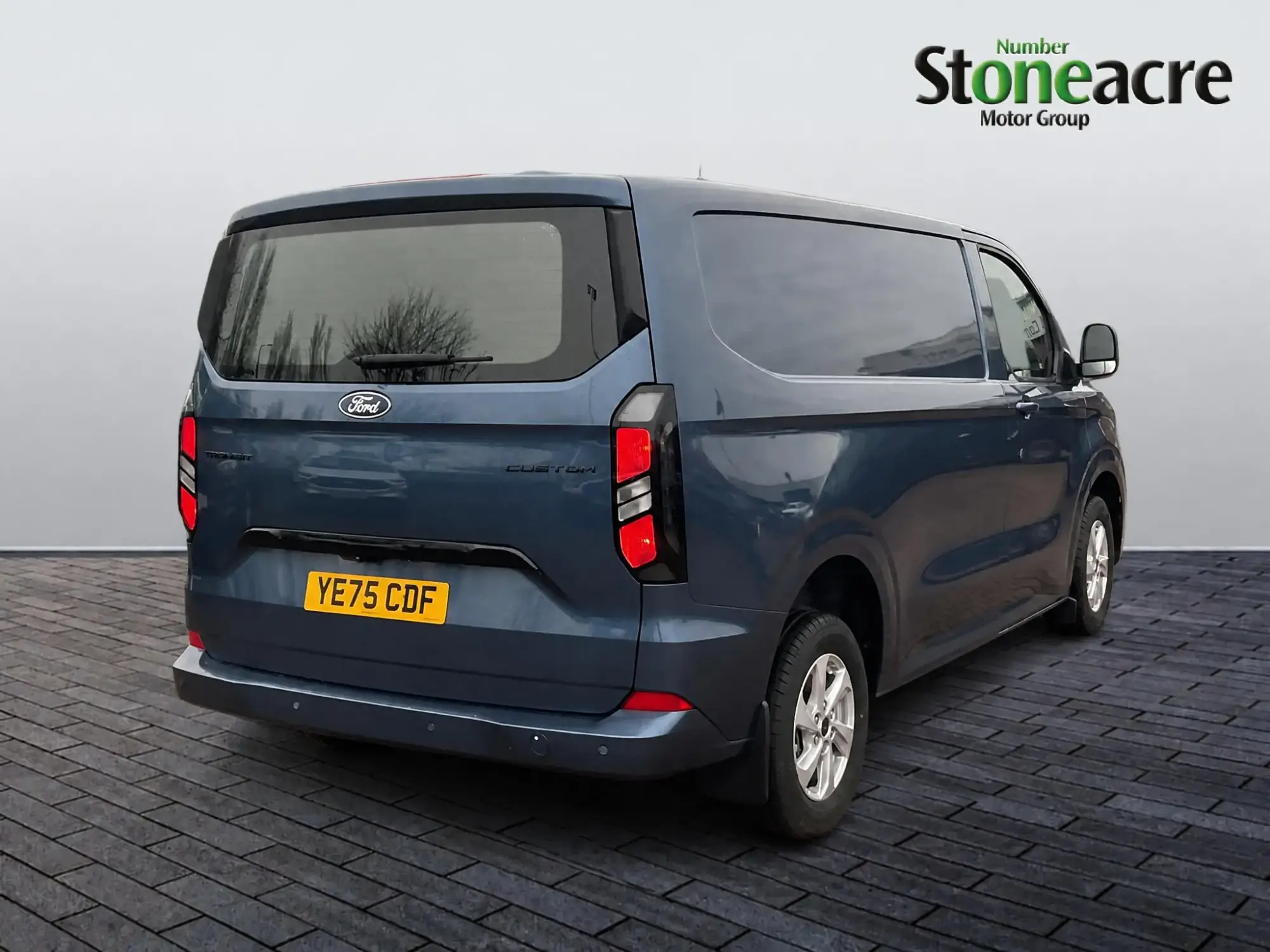 Ford Transit Custom 2.0 320 EcoBlue Limited L1 H1 Euro 6 (s/s) 5dr YE75CDF Image 3