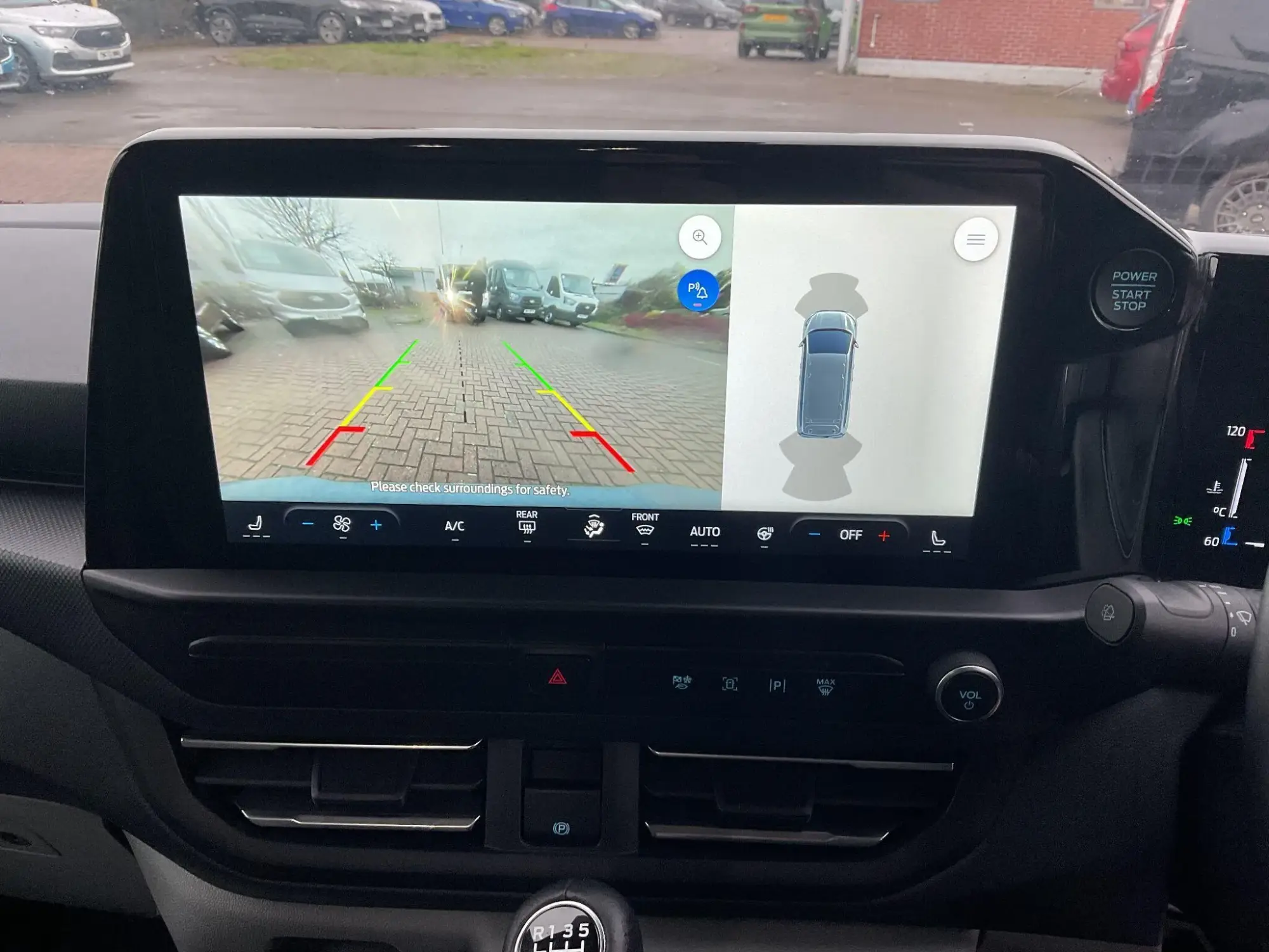 Ford Transit Custom Image 17