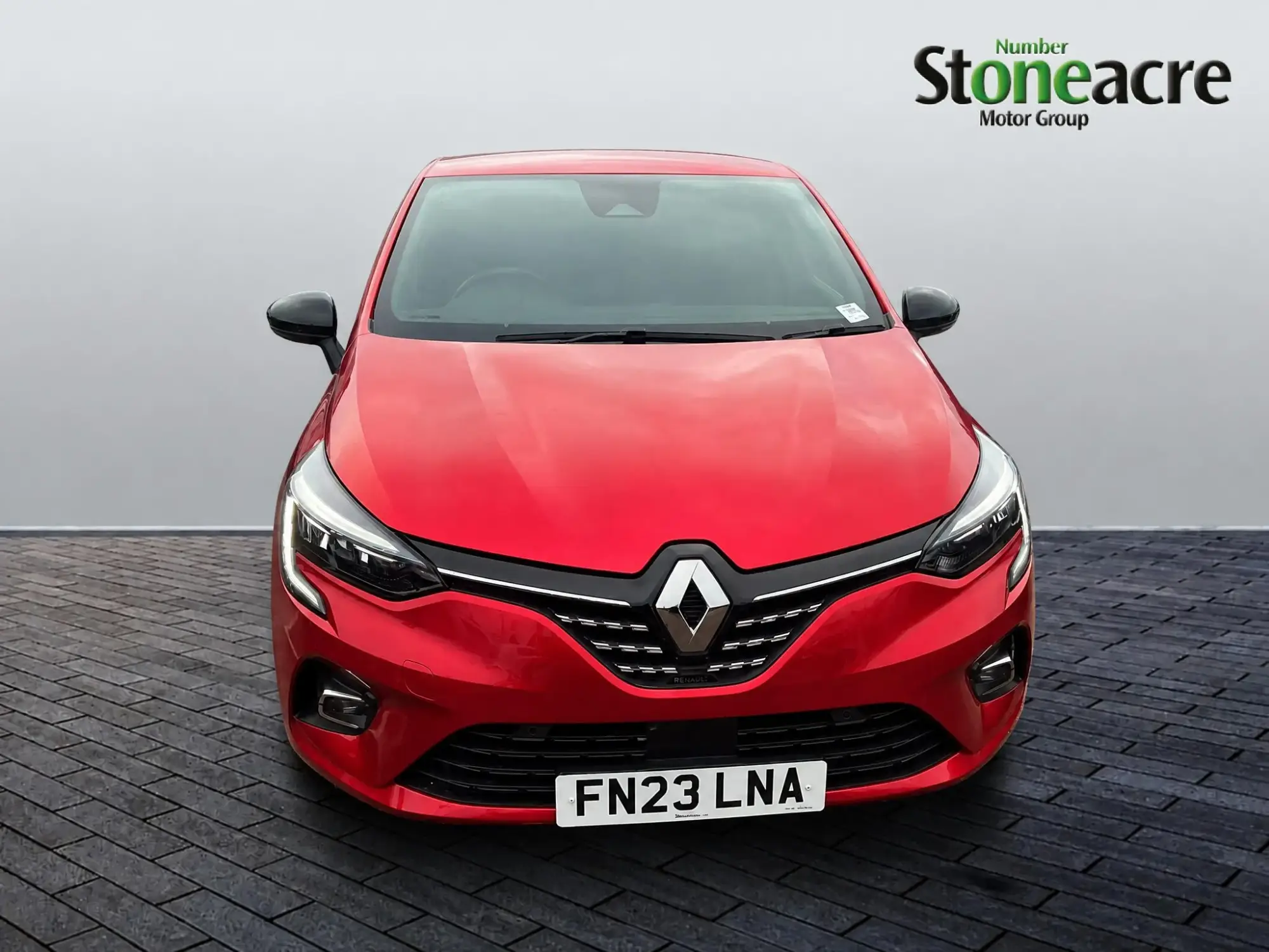 Renault Clio E-Tech 1.6 E-TECH Techno Auto Euro 6 (s/s) 5dr A25NKS Image 2 Renault Clio E-Tech 1.6 E-TECH Techno Auto Euro 6 (s/s) 5dr A25NKS Image 2
