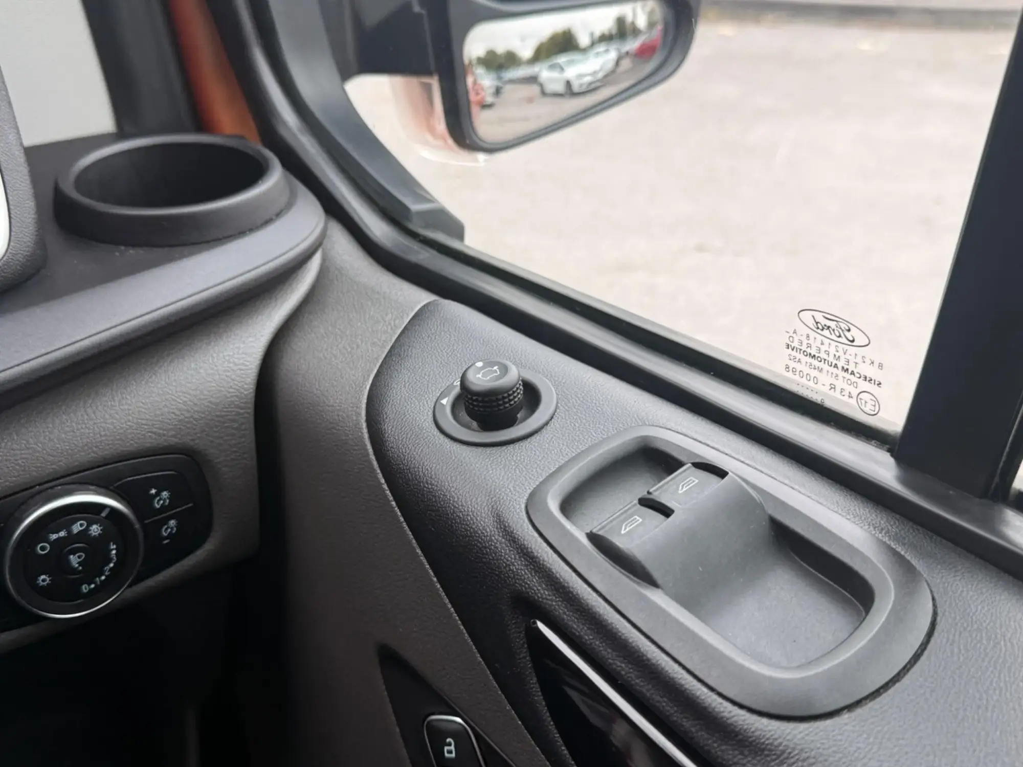 Ford Transit Custom Image 12