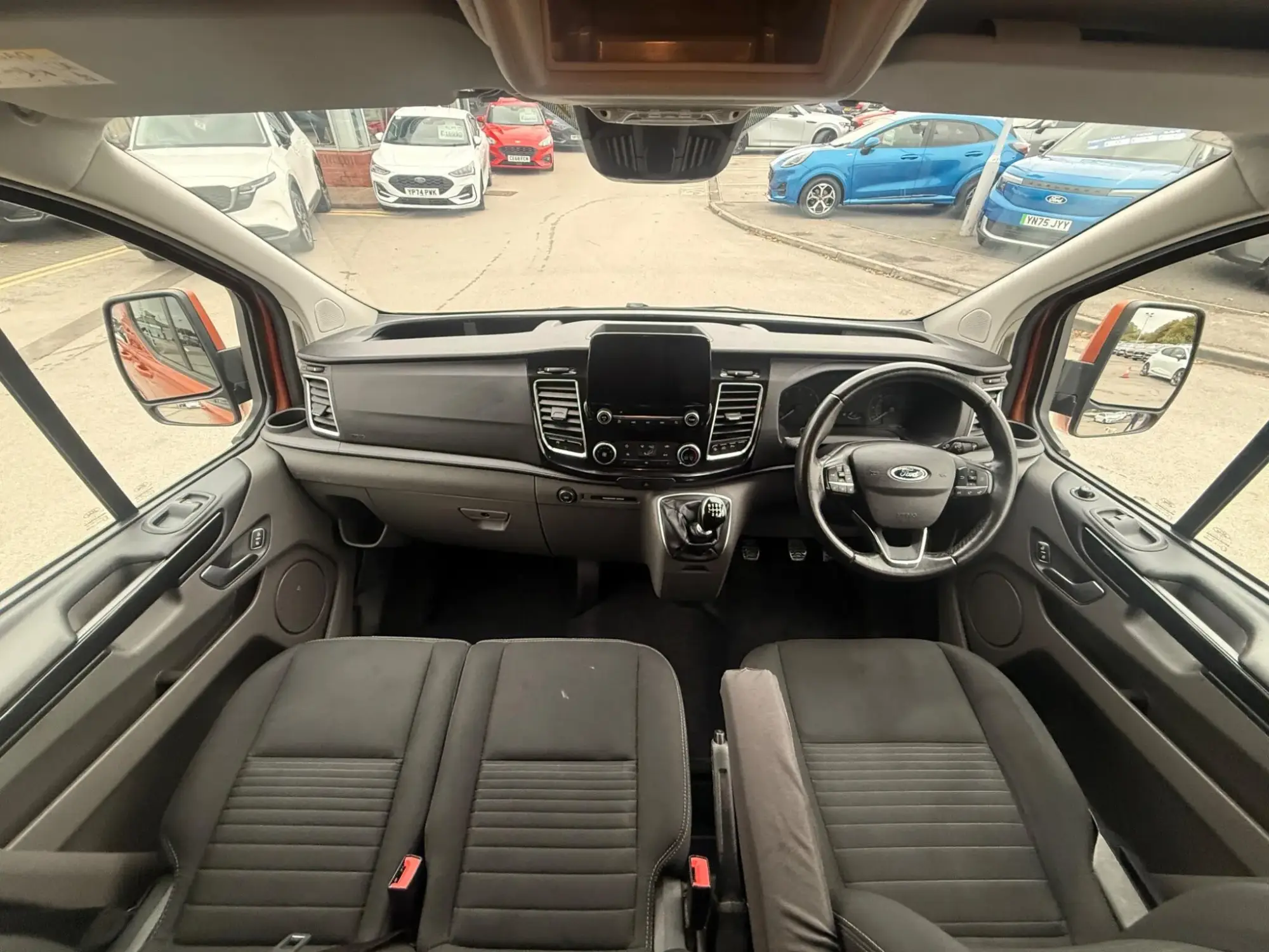 Ford Transit Custom Image 14