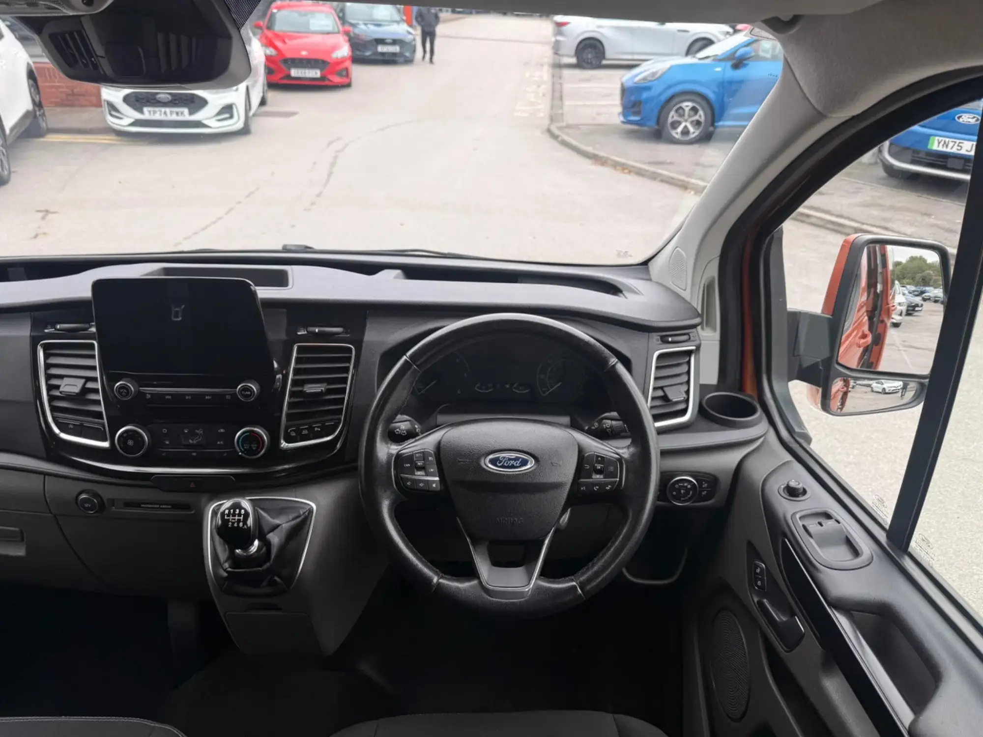 Ford Transit Custom Image 15