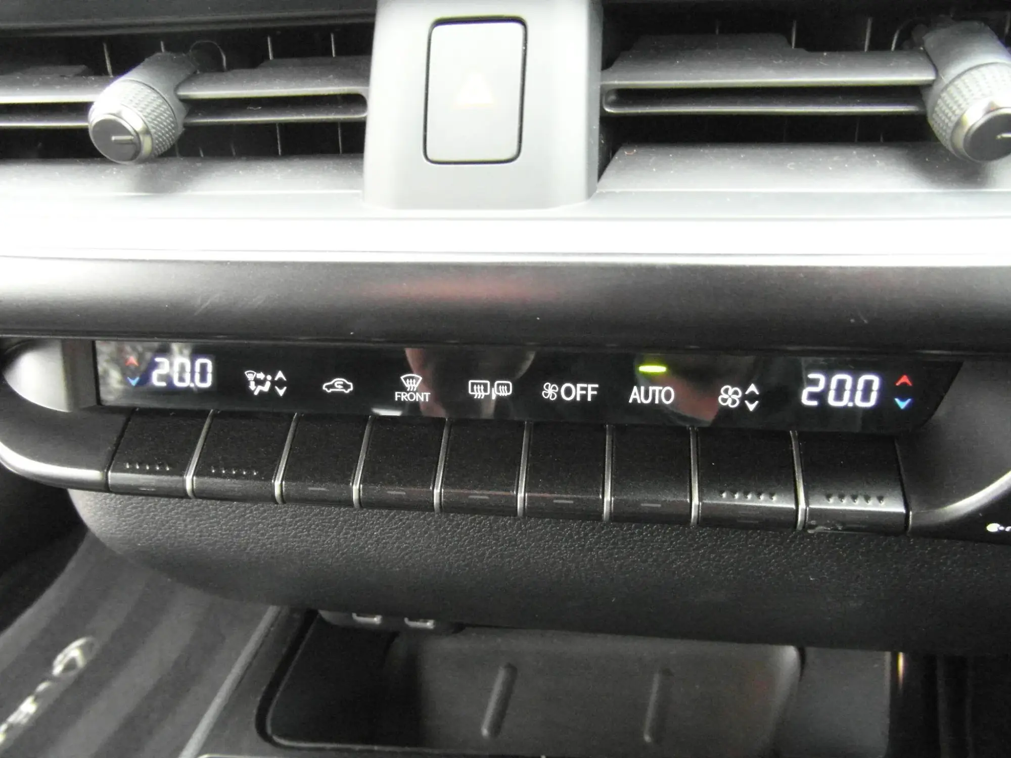 Lexus UX Self-Charging Hybrid Image 13 Lexus UX Self-Charging Hybrid Image 13