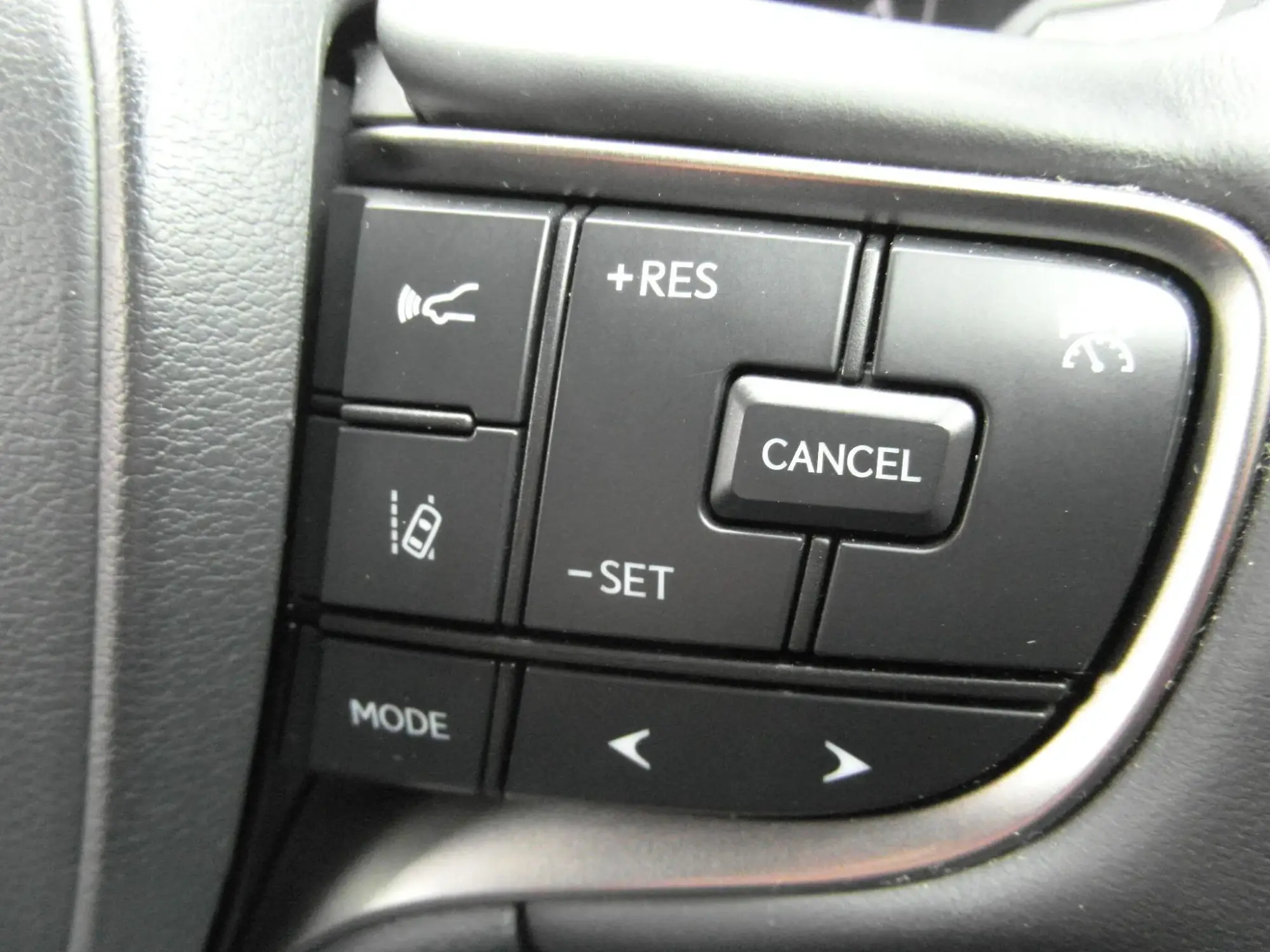 Lexus UX Self-Charging Hybrid Image 17 Lexus UX Self-Charging Hybrid Image 17