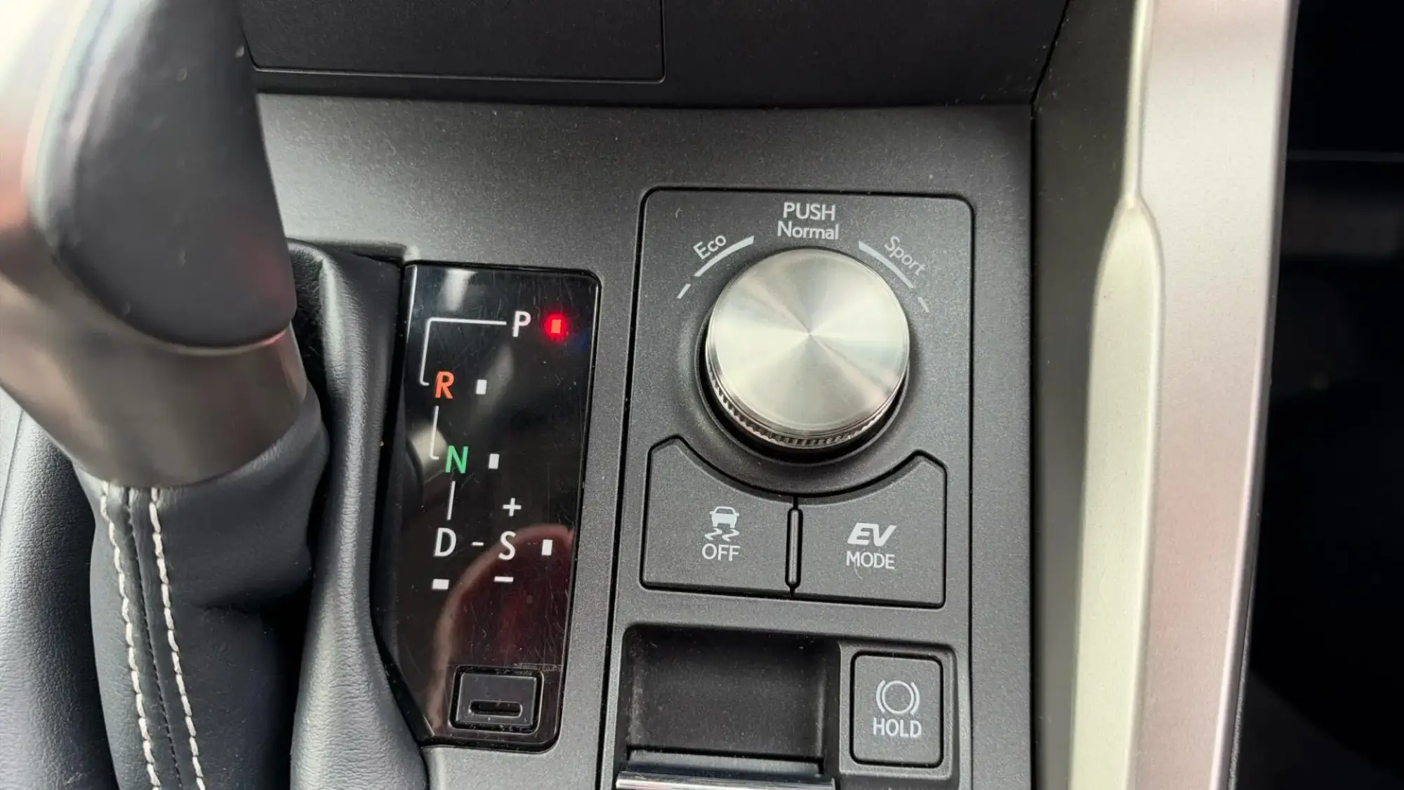 Lexus NX Self-Charging Hybrid Image 58 Lexus NX Self-Charging Hybrid Image 58