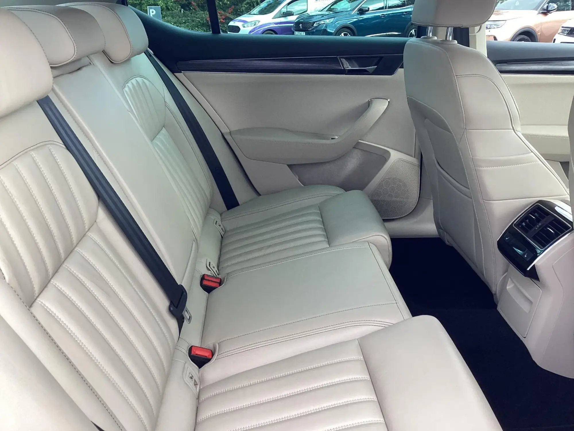 Skoda Superb Image 13