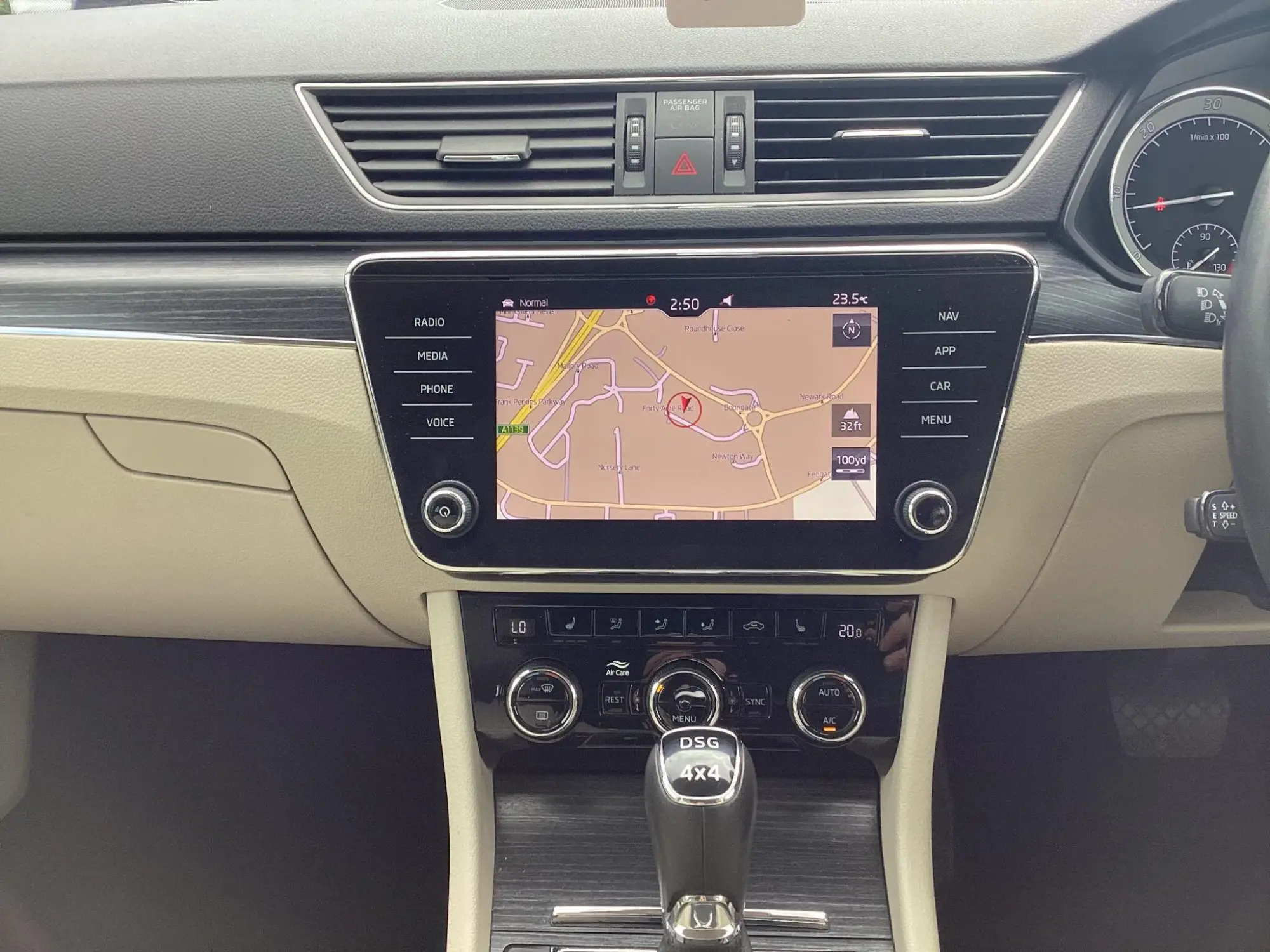 Skoda Superb Image 18