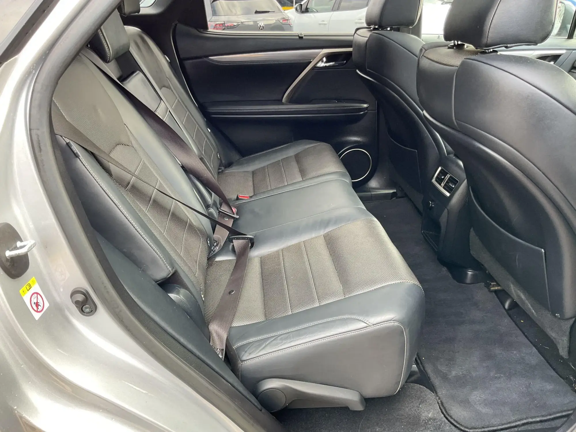 Lexus RX Image 12