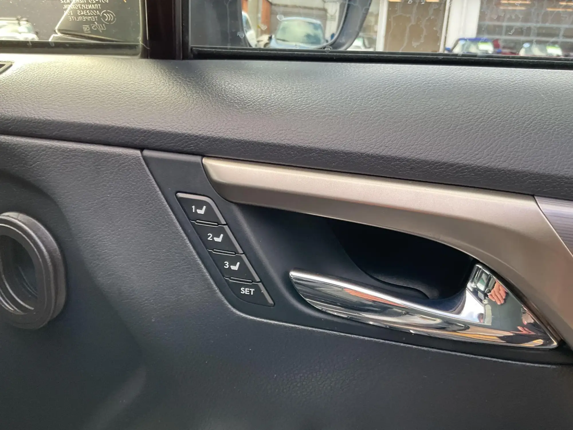Lexus RX Image 15