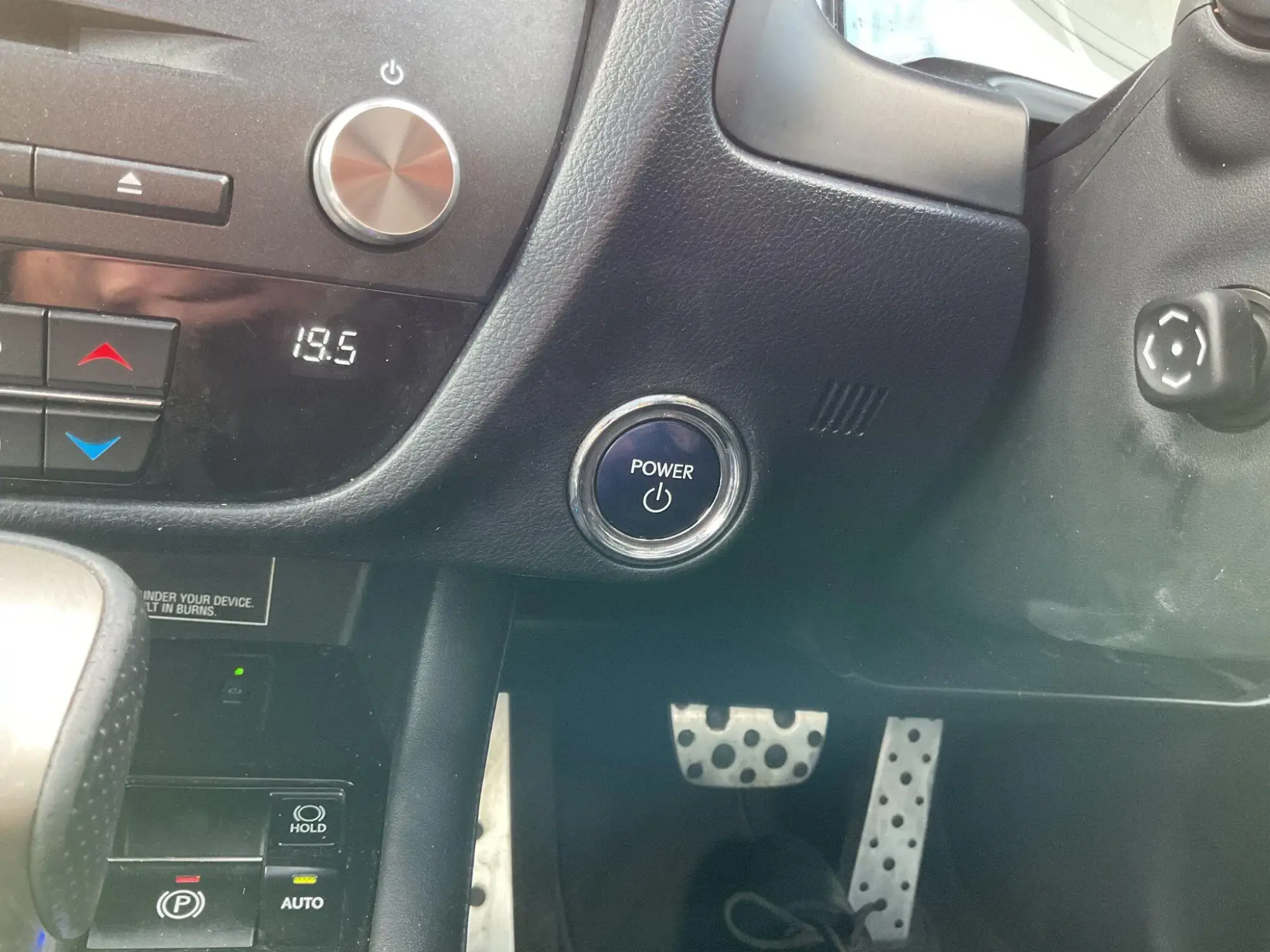 Lexus RX Image 23