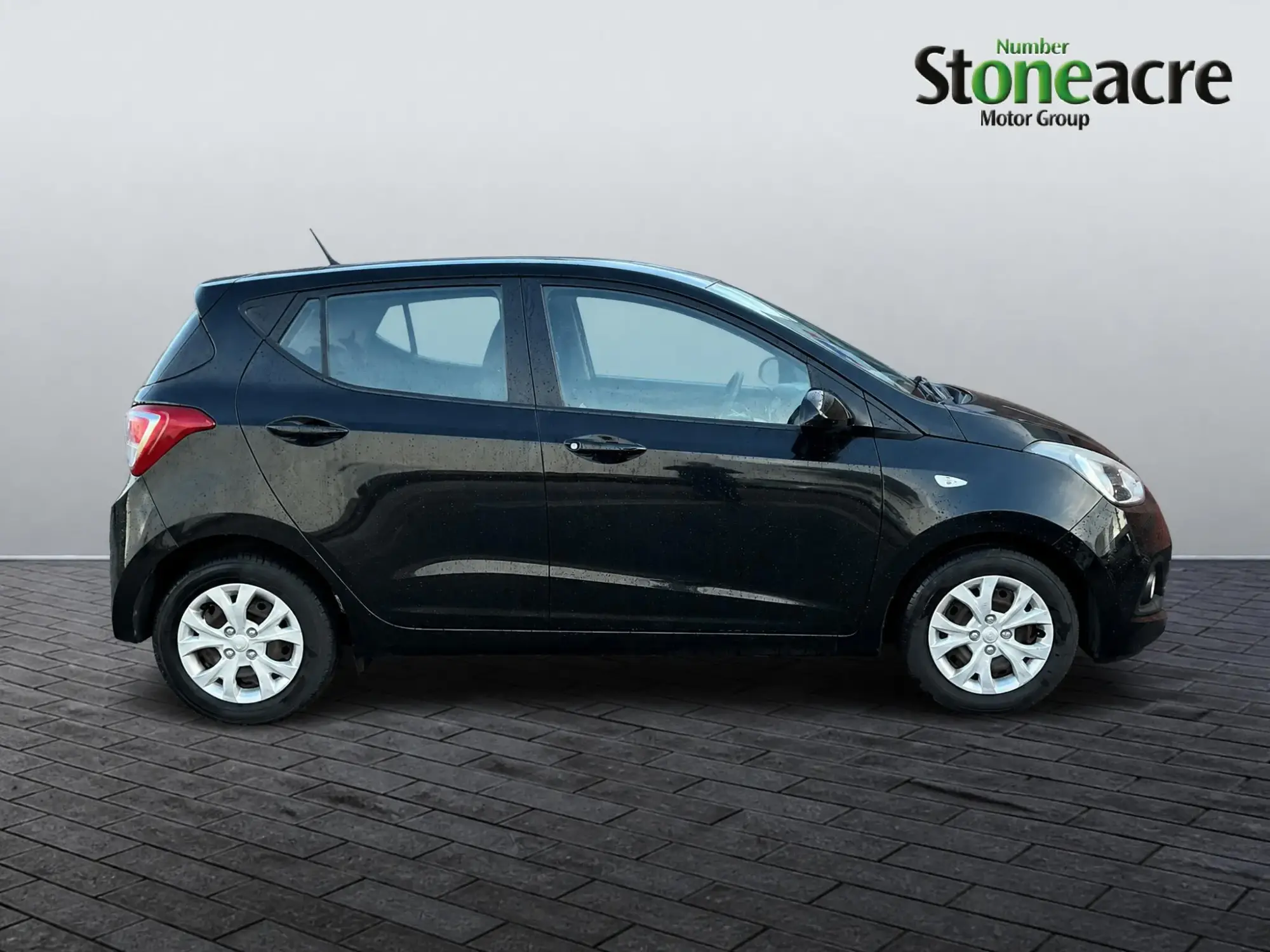 Hyundai i10 1.0 SE Hatchback 5dr Petrol Manual Euro 5 (66 ps) RF15UMB Image 3 Hyundai i10 1.0 SE Hatchback 5dr Petrol Manual Euro 5 (66 ps) RF15UMB Image 3