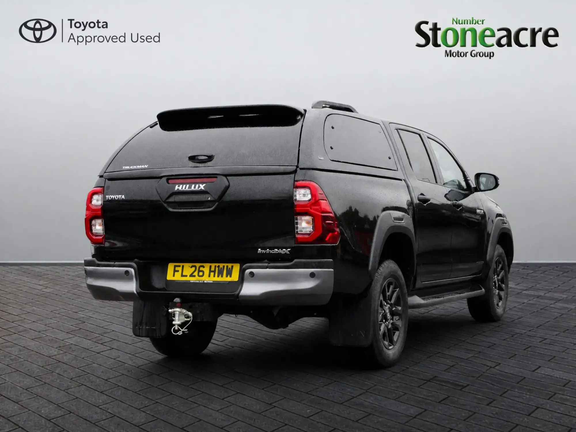 Toyota Hilux 2.8 D-4D-h Invincible X Auto 4WD Euro 6 4dr FL26HWW Image 3 Toyota Hilux 2.8 D-4D-h Invincible X Auto 4WD Euro 6 4dr FL26HWW Image 3