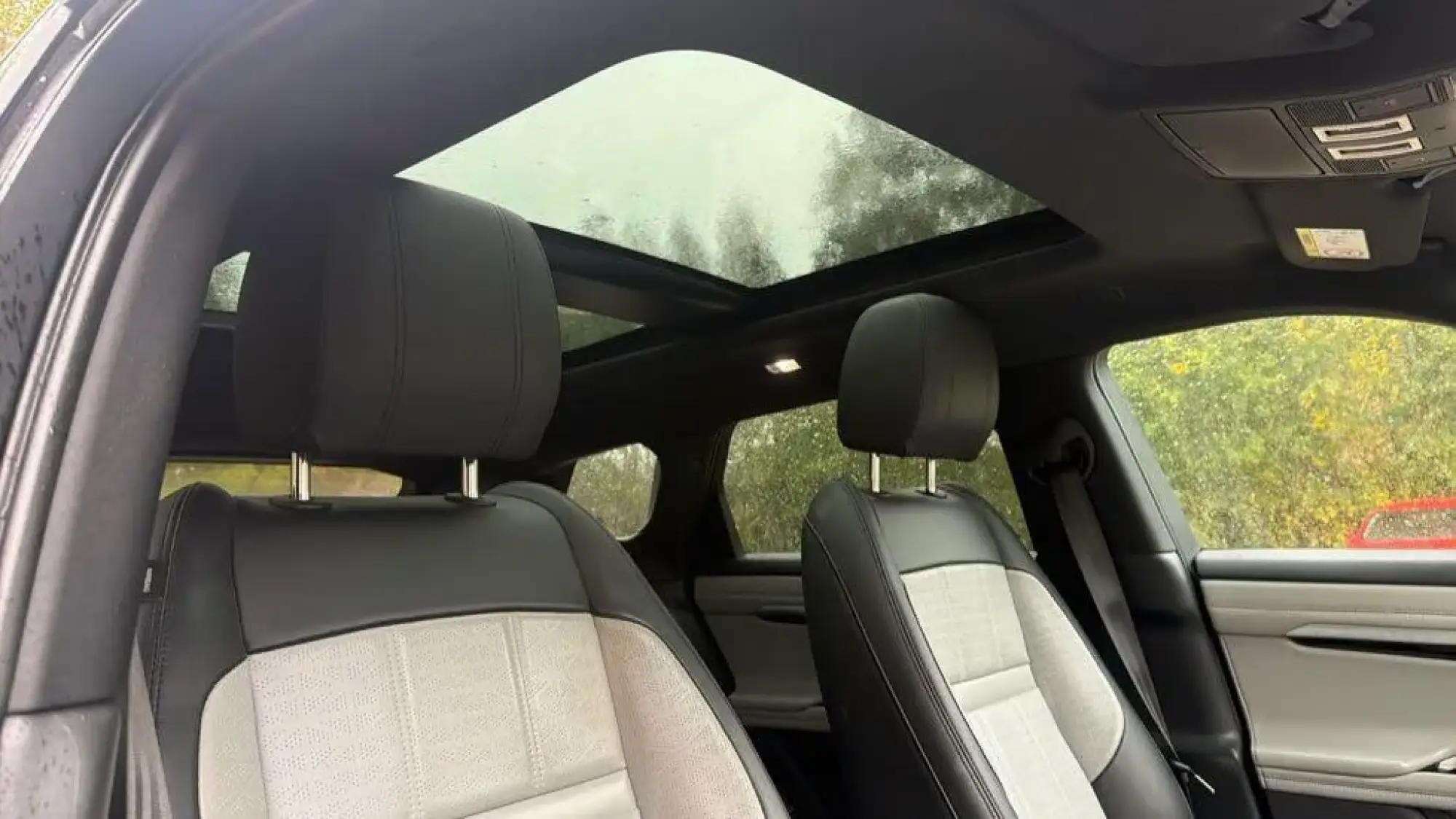 Land Rover Range Rover Evoque Image 39