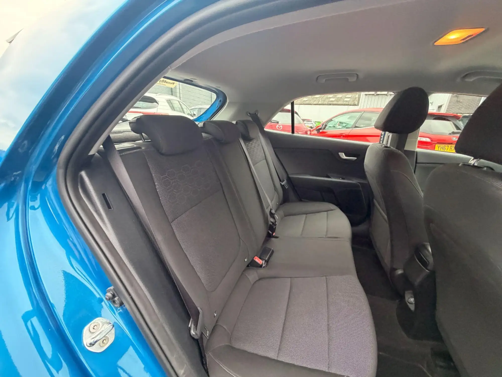 Kia Rio Image 16