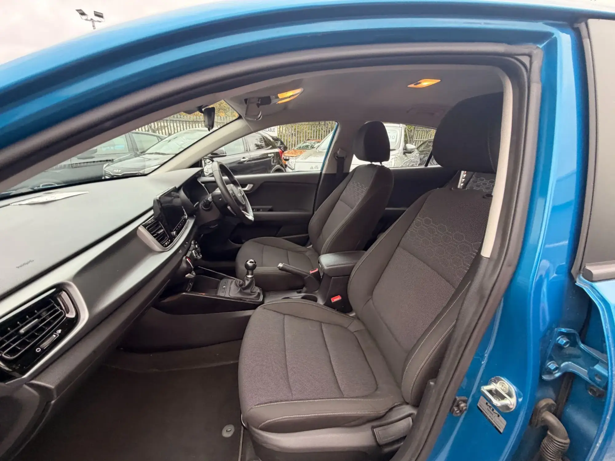 Kia Rio Image 38