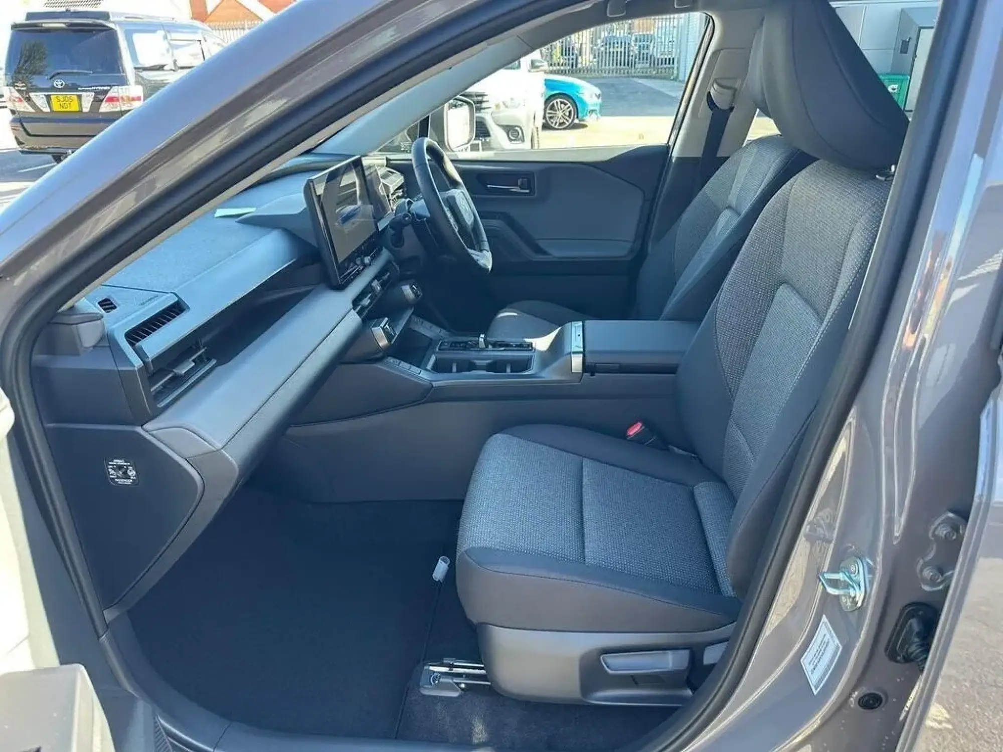 Toyota RAV4 Image 14