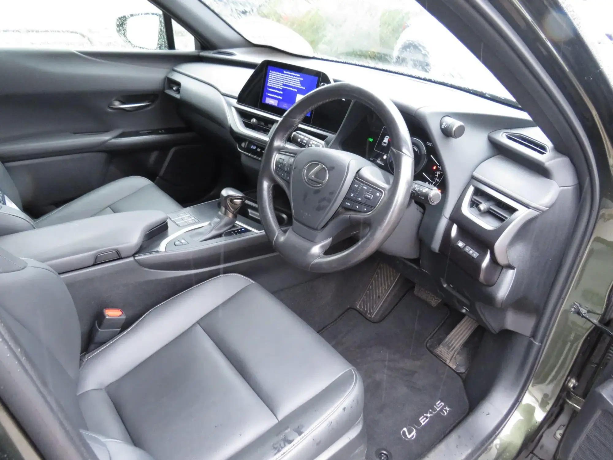 Lexus UX Self-Charging Hybrid Image 11