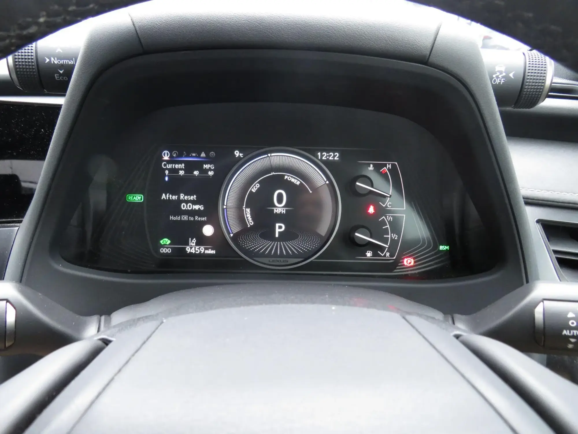 Lexus UX Self-Charging Hybrid Image 14