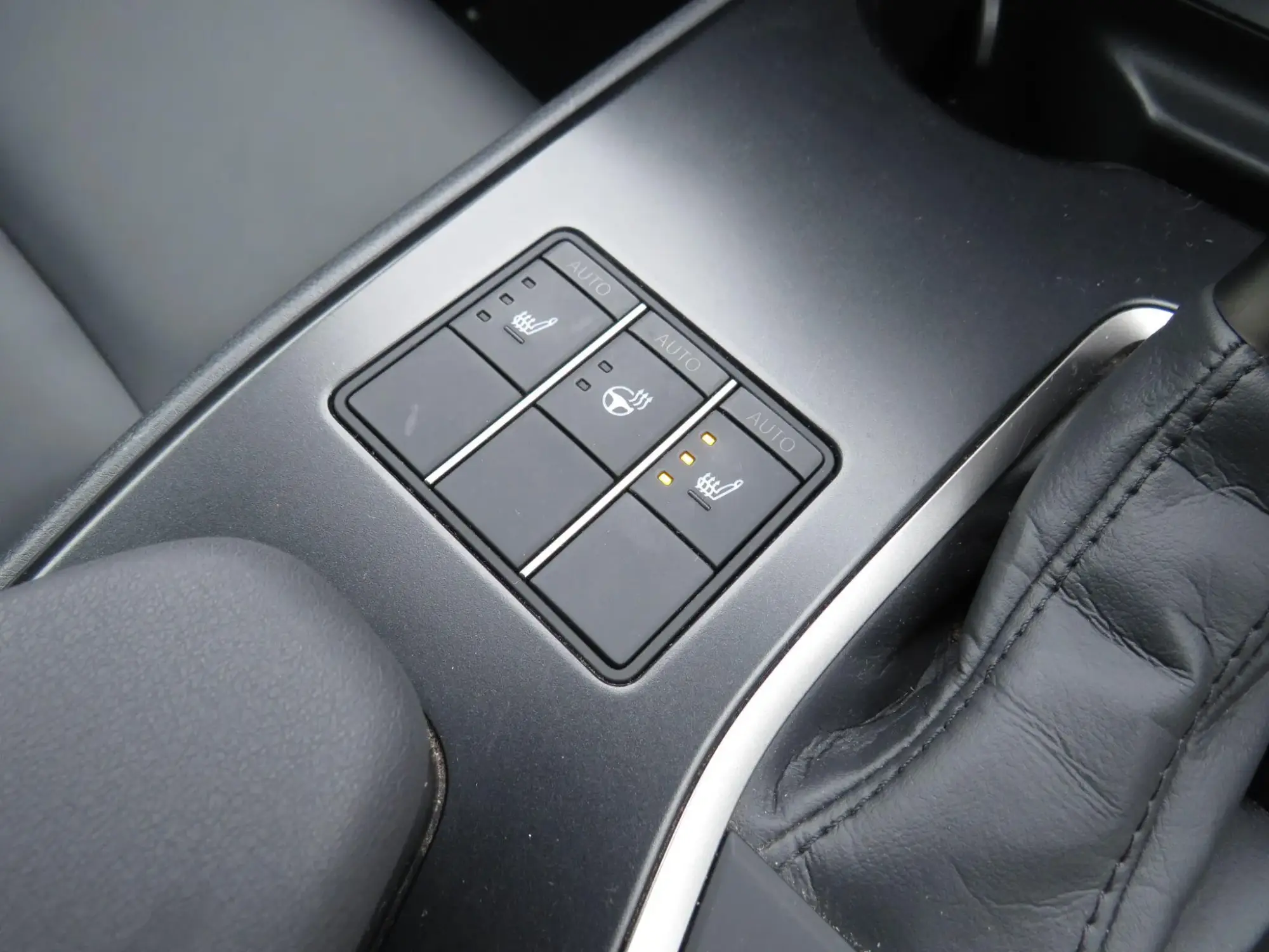 Lexus UX Self-Charging Hybrid Image 20