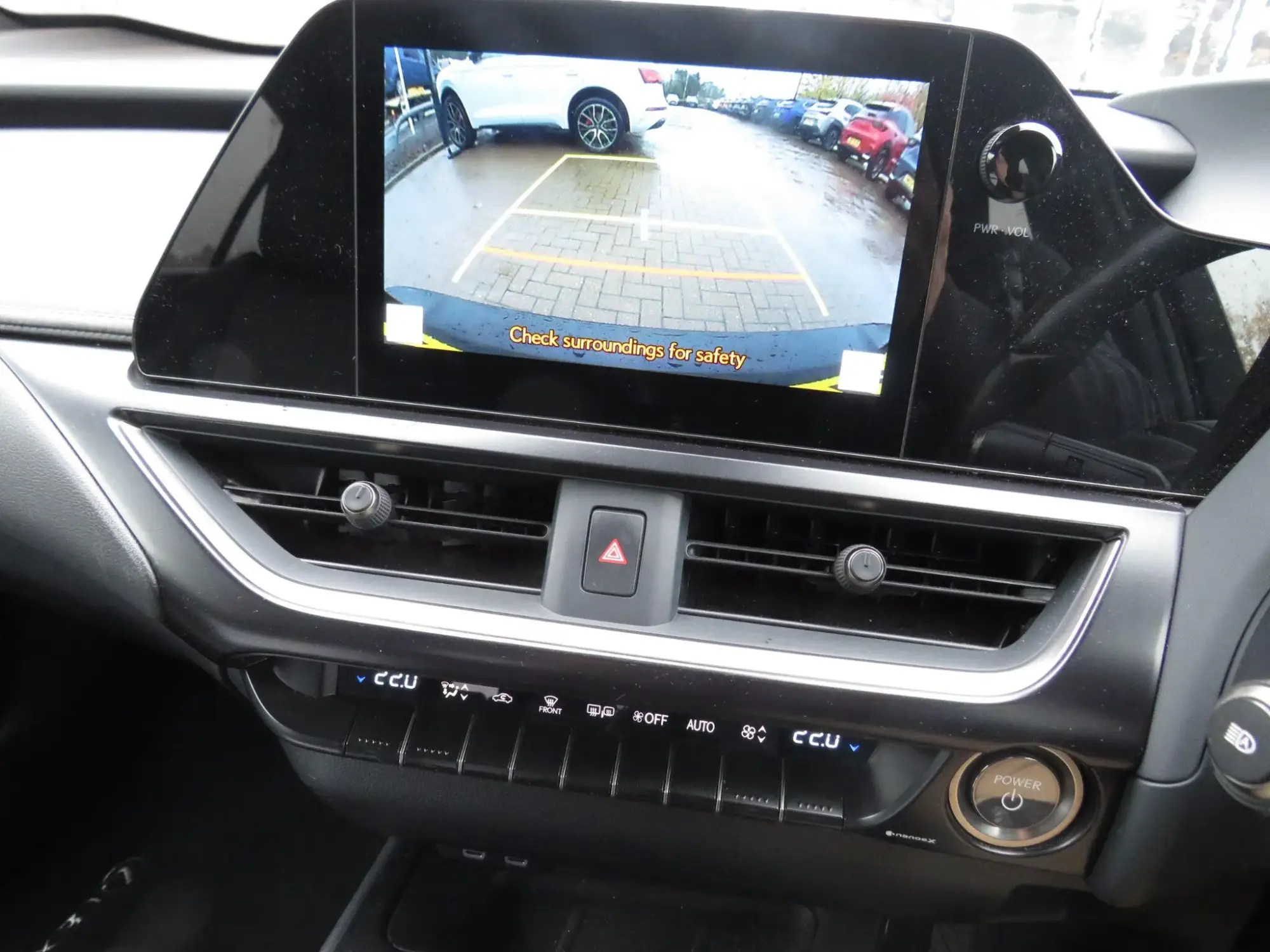 Lexus UX Self-Charging Hybrid Image 21