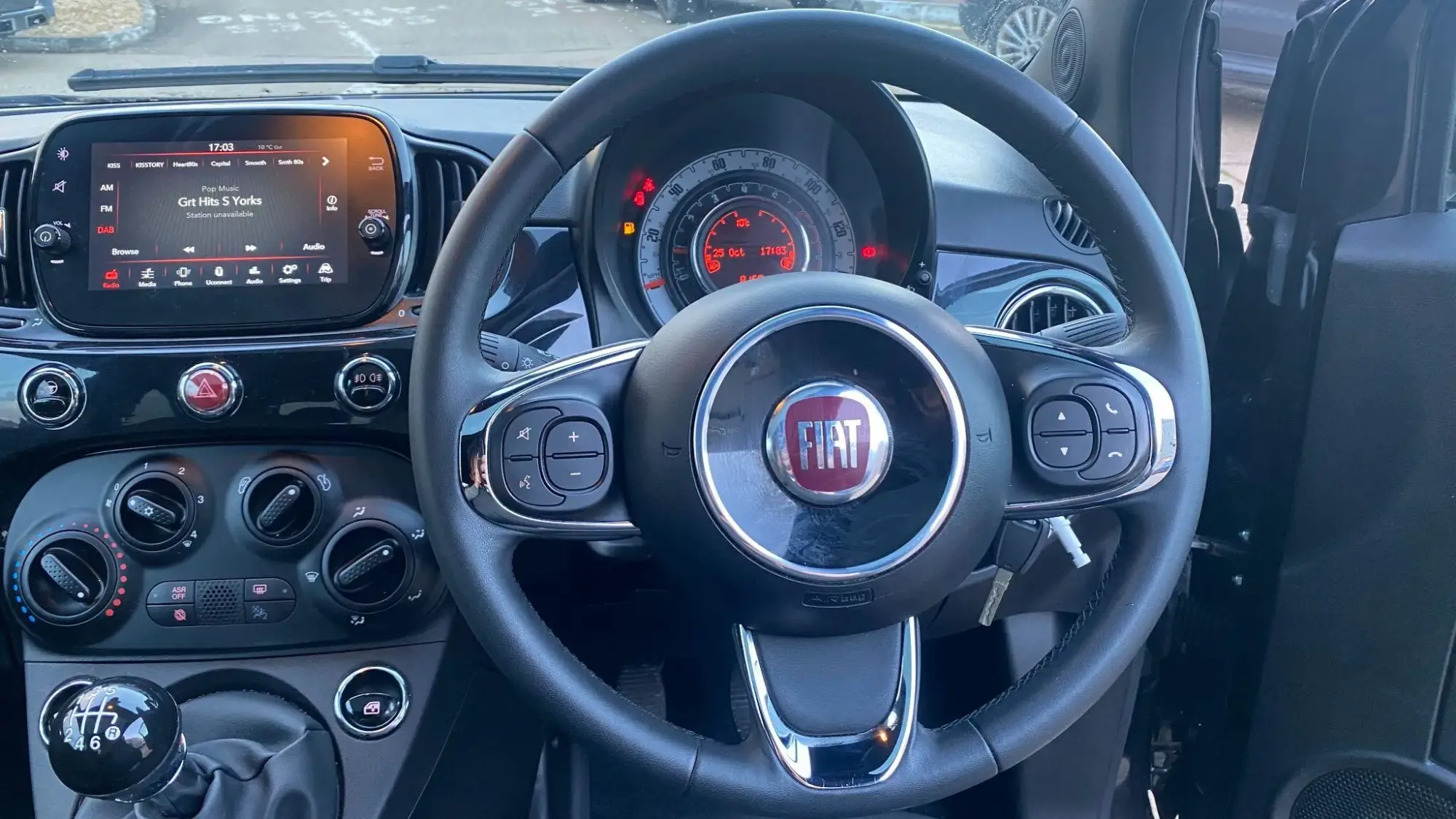 Fiat 500 Hybrid Image 20