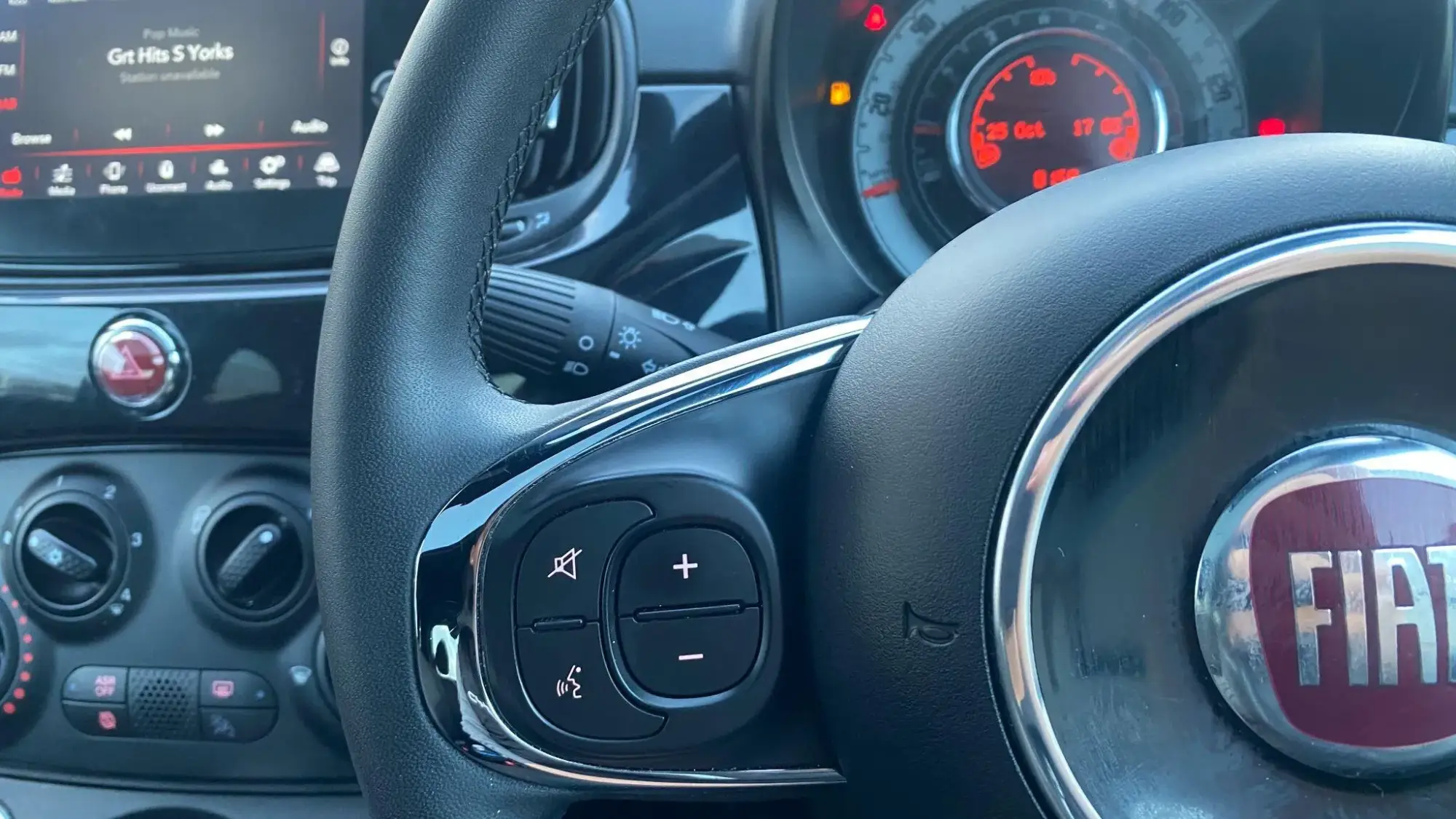 Fiat 500 Hybrid Image 23