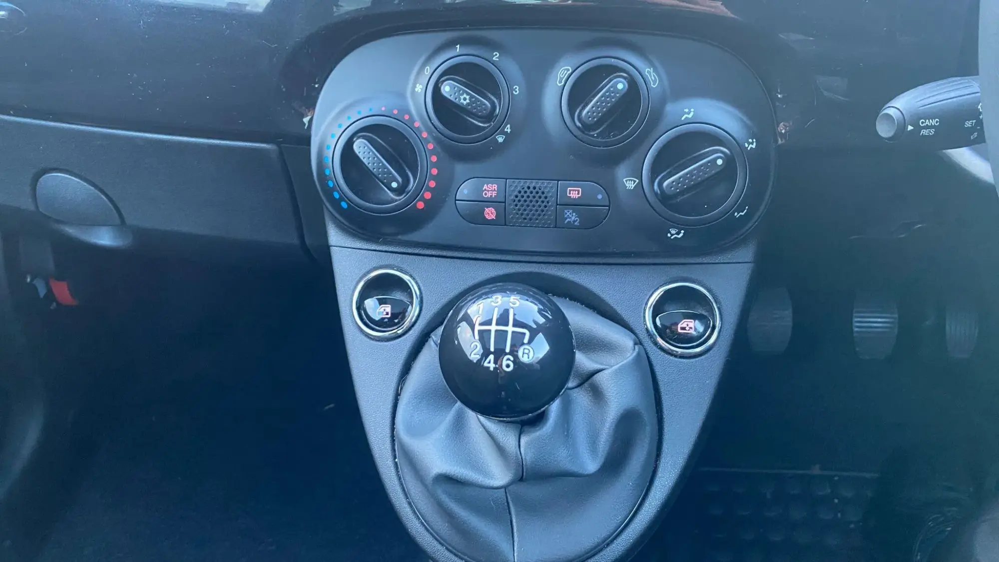Fiat 500 Hybrid Image 26